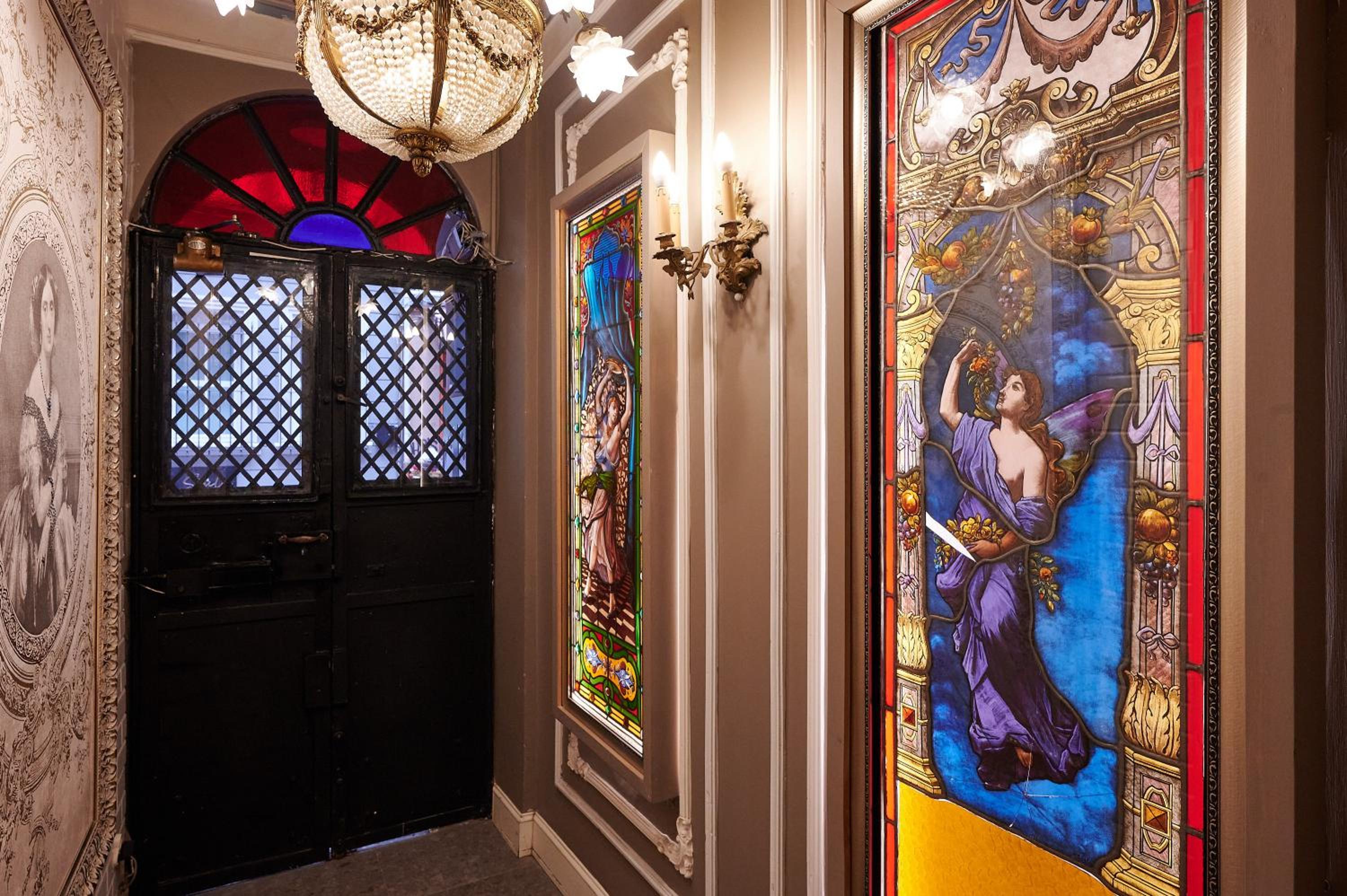 Faik Pasha Otelleri Özel Kategori Beyoğlu İstanbul - Image 57