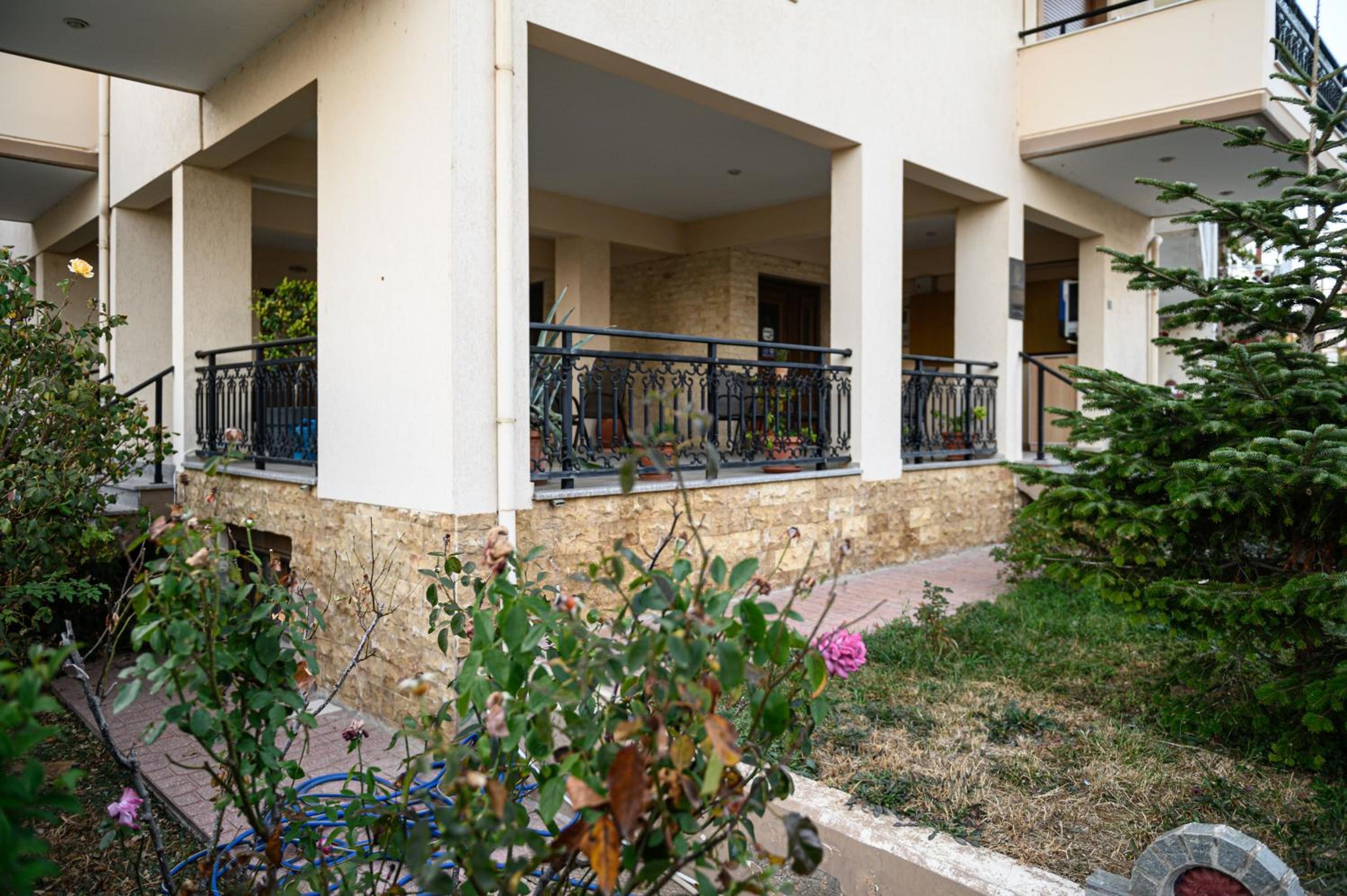 Photo 10