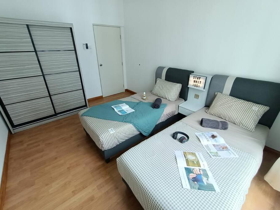 B2013The Platino Netflix 3Br Paradigm Mall By STAY