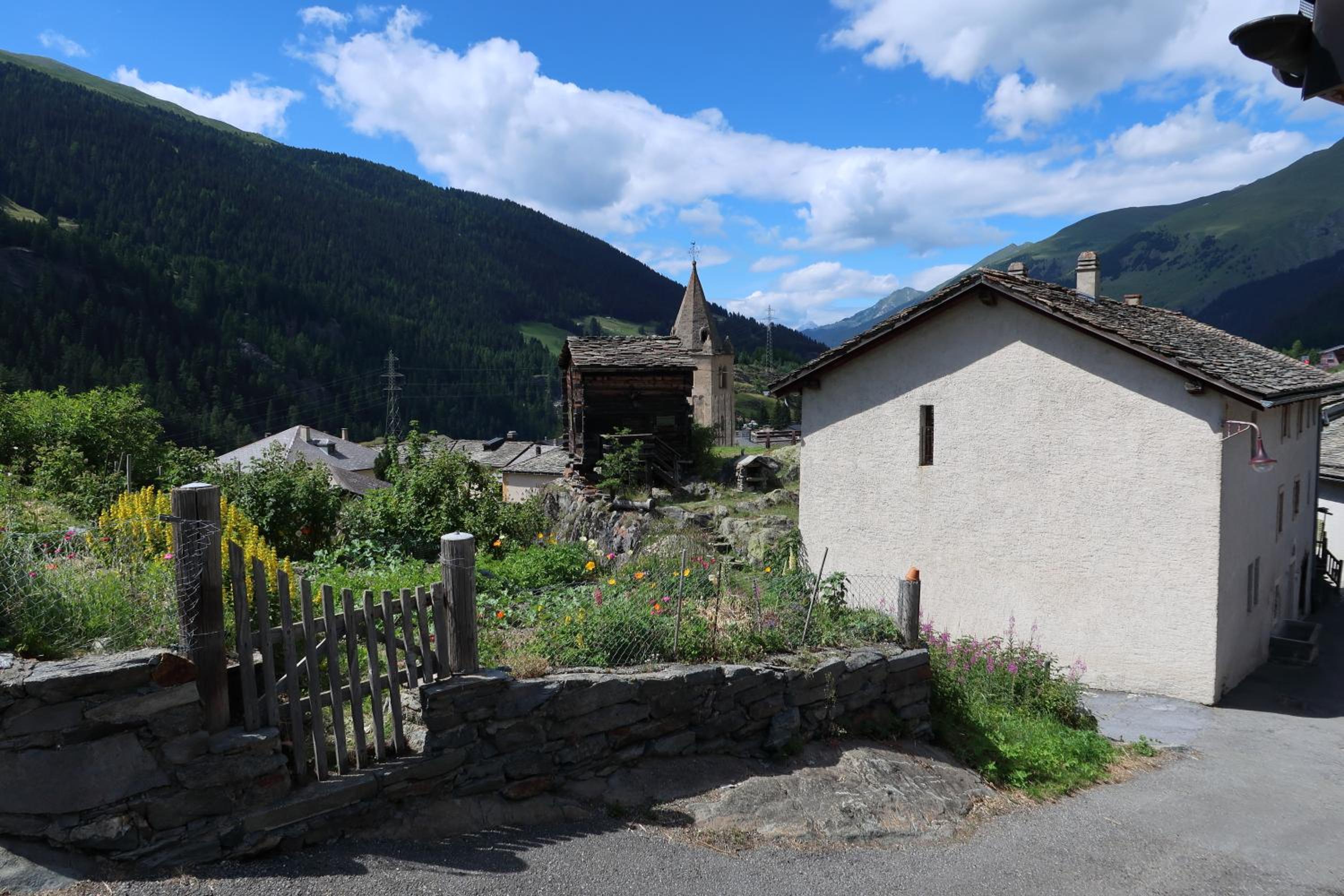 Bourg-saint-Pierre : le cachet d'antan view 4