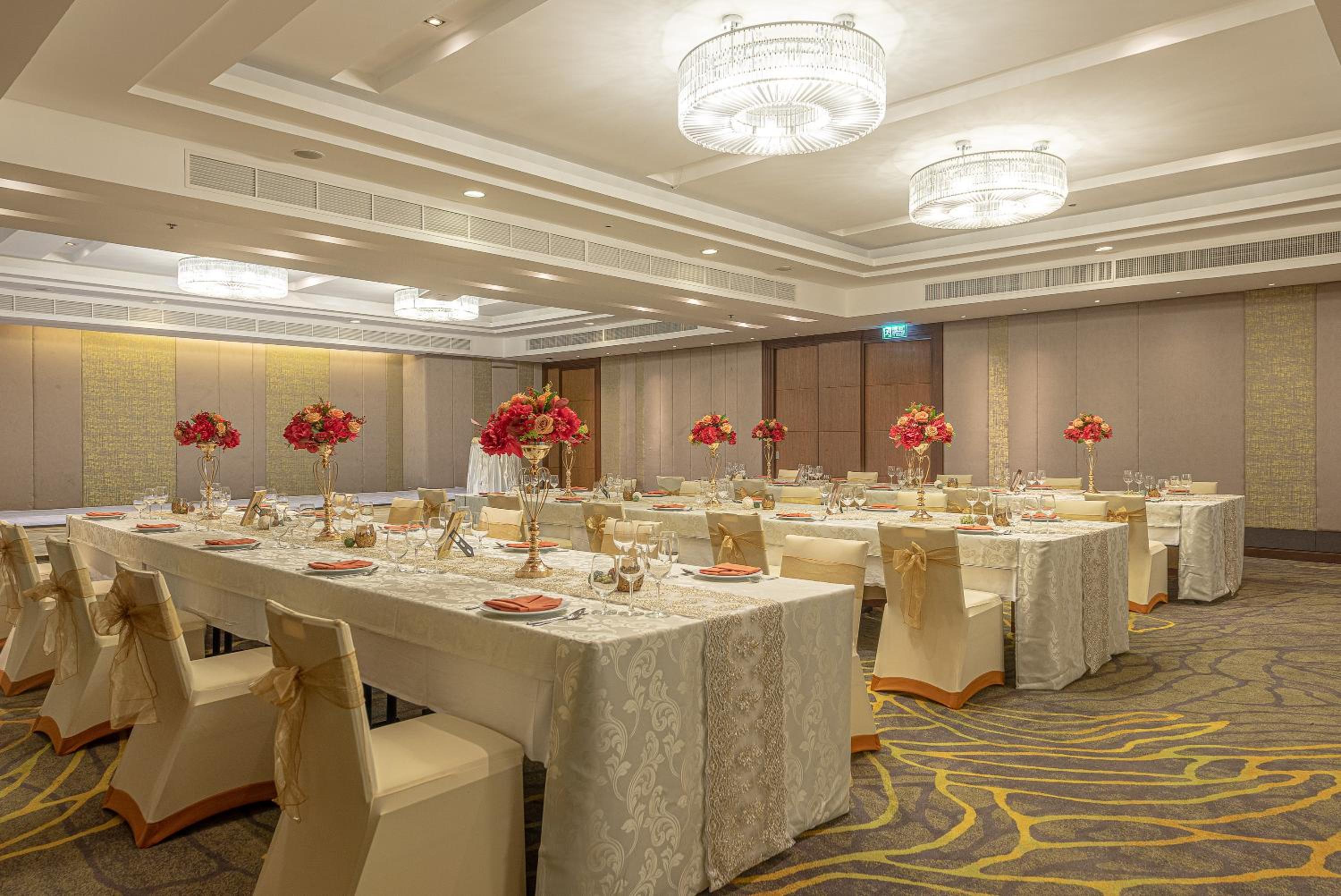Summit Windmill Golf Suite Hotel at Suvarnabhumi