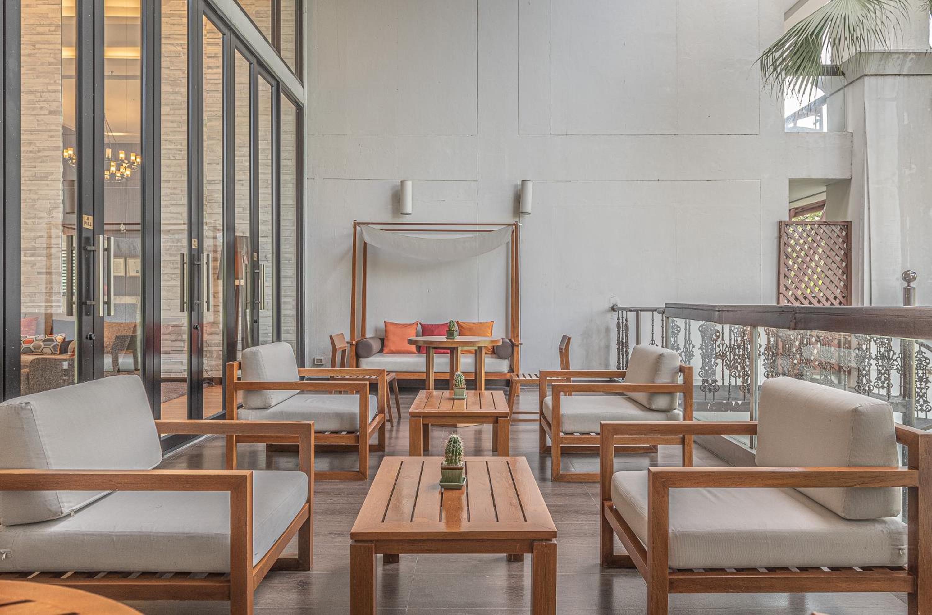 Summit Windmill Golf Suite Hotel at Suvarnabhumi