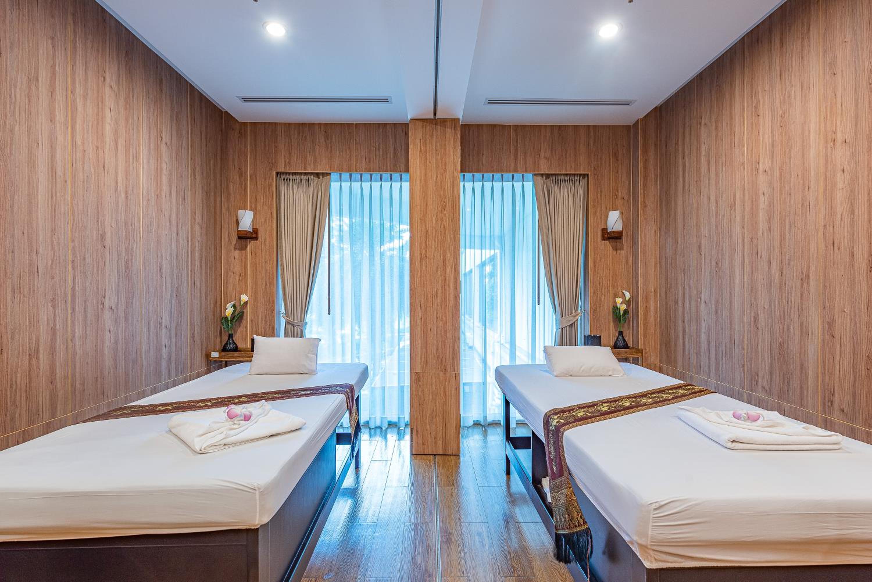 Summit Windmill Golf Suite Hotel at Suvarnabhumi
