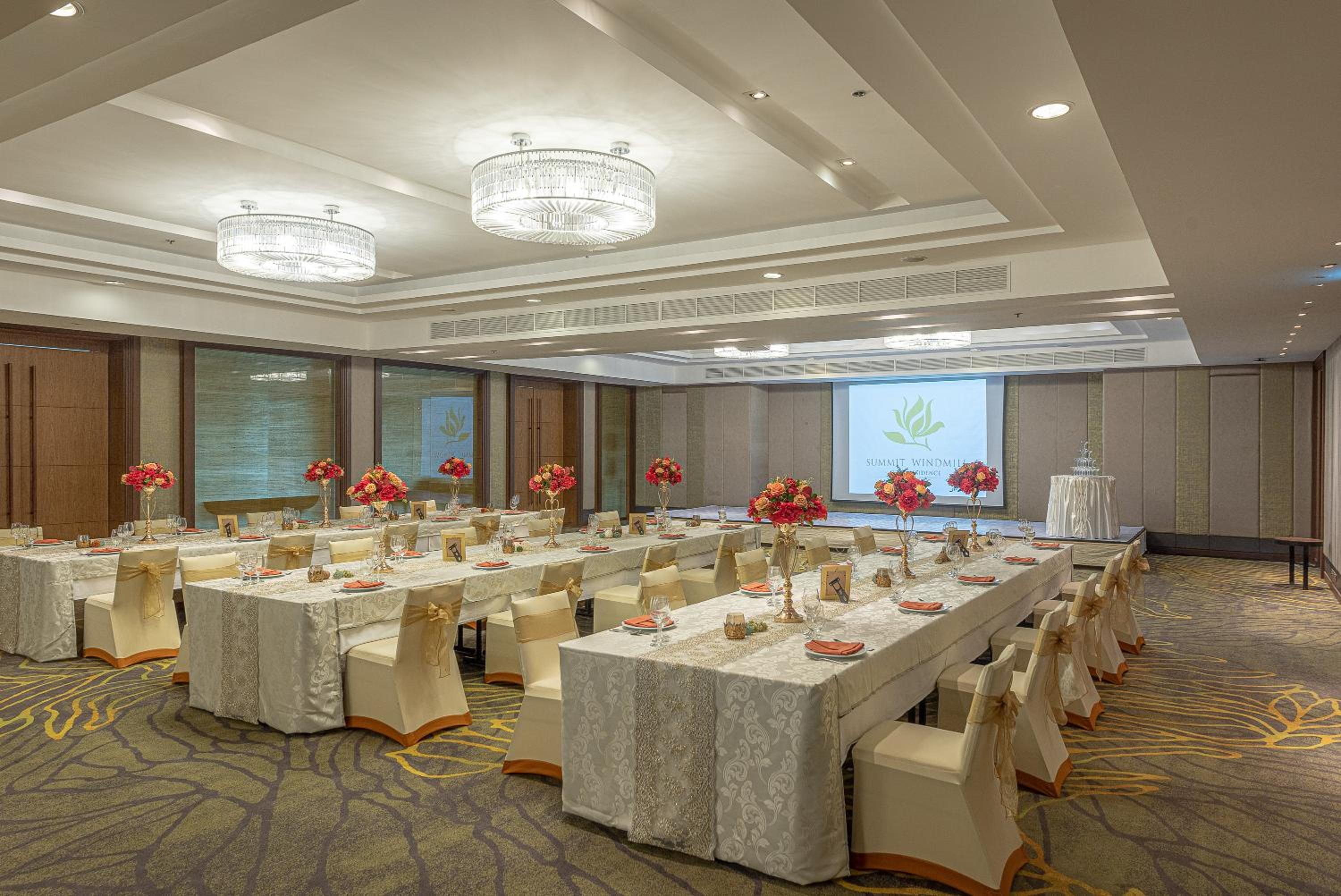 Summit Windmill Golf Suite Hotel at Suvarnabhumi