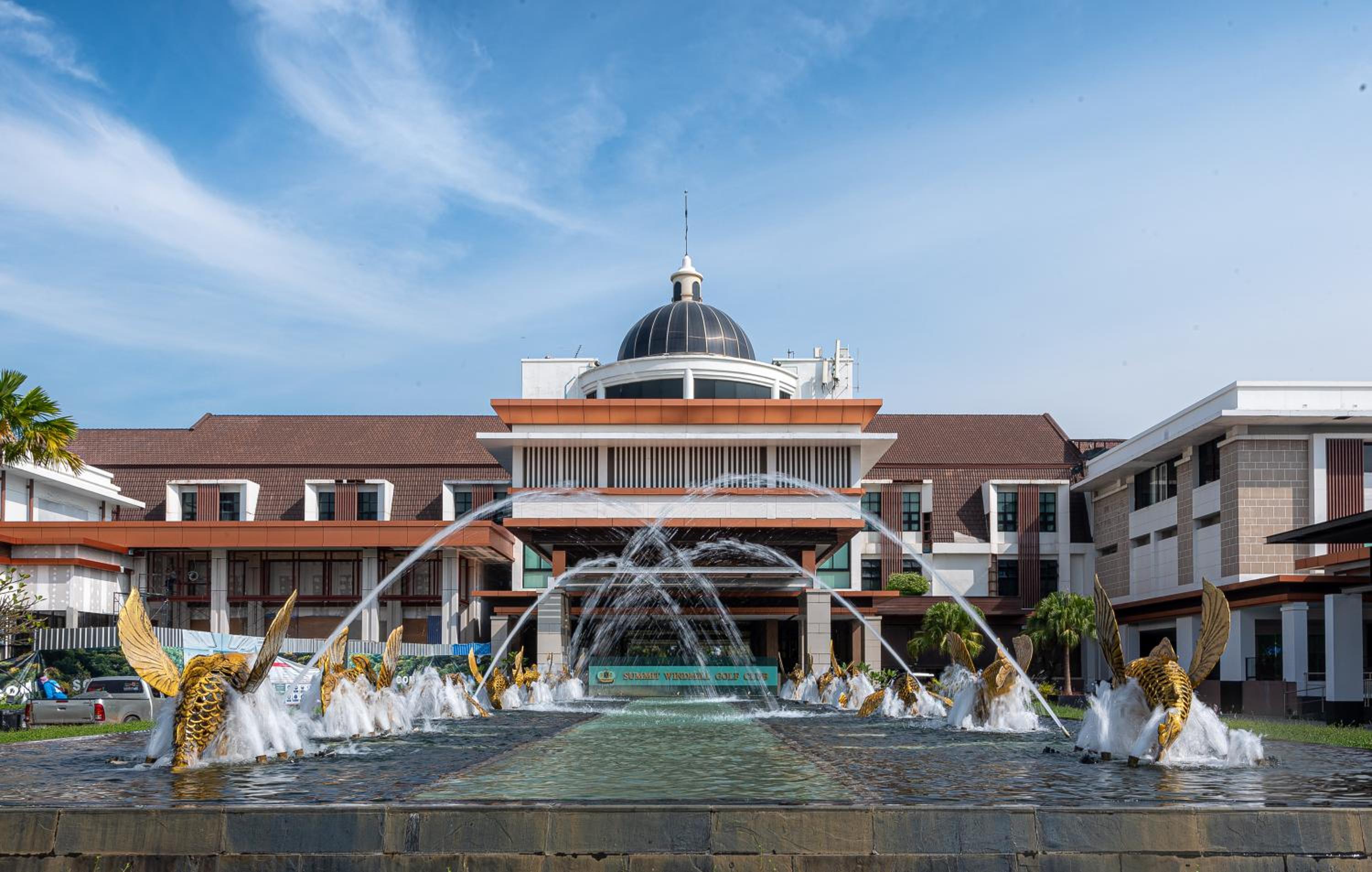 Summit Windmill Golf Suite Hotel at Suvarnabhumi