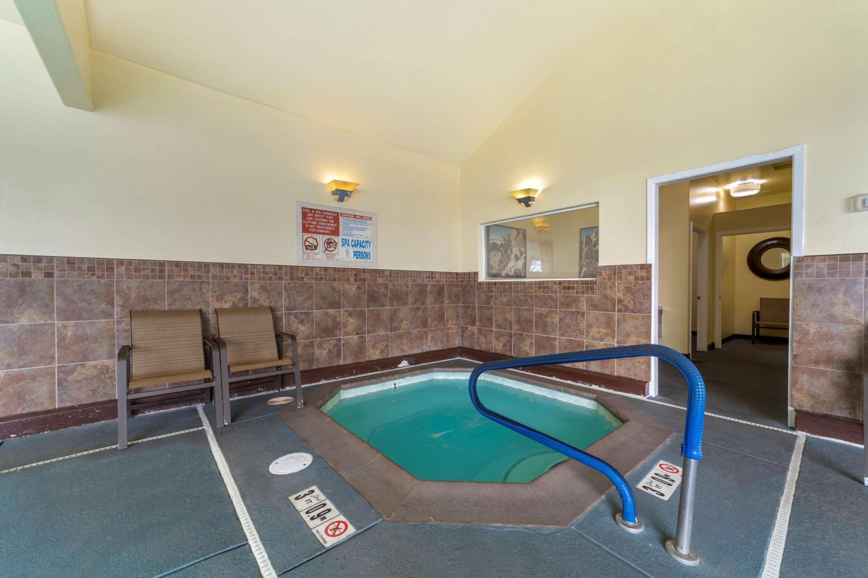 Crescent City Vacations - Best Western Plus Northwoods Inn - Property Image 4
