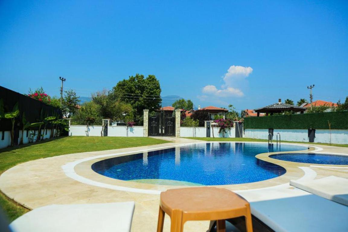 Villa-Sleeps 9-Parking-Pool-Bbq-Hot tub-Pets view 3