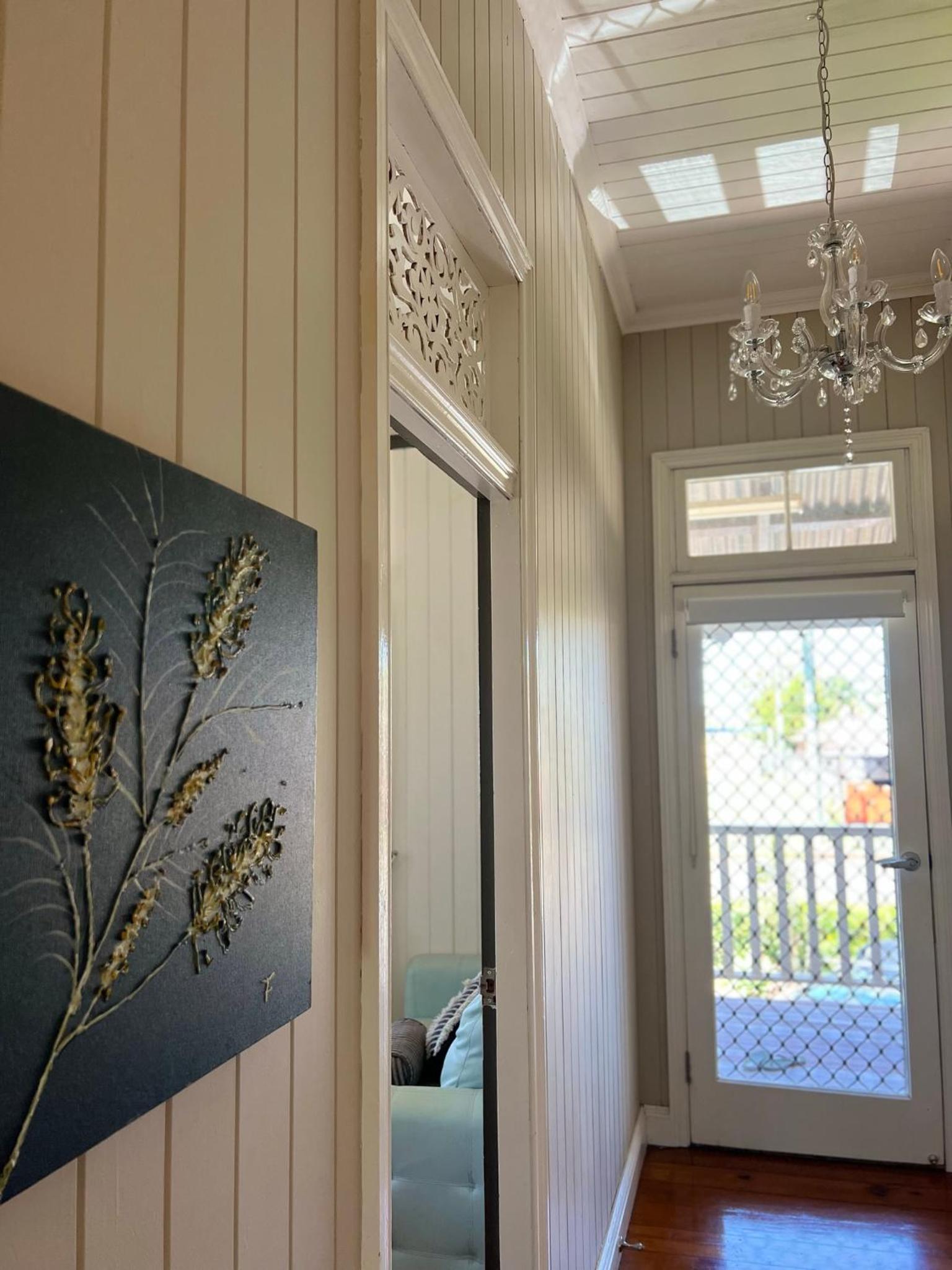Childers Charmer with Aircon, WIFI & modern luxuries