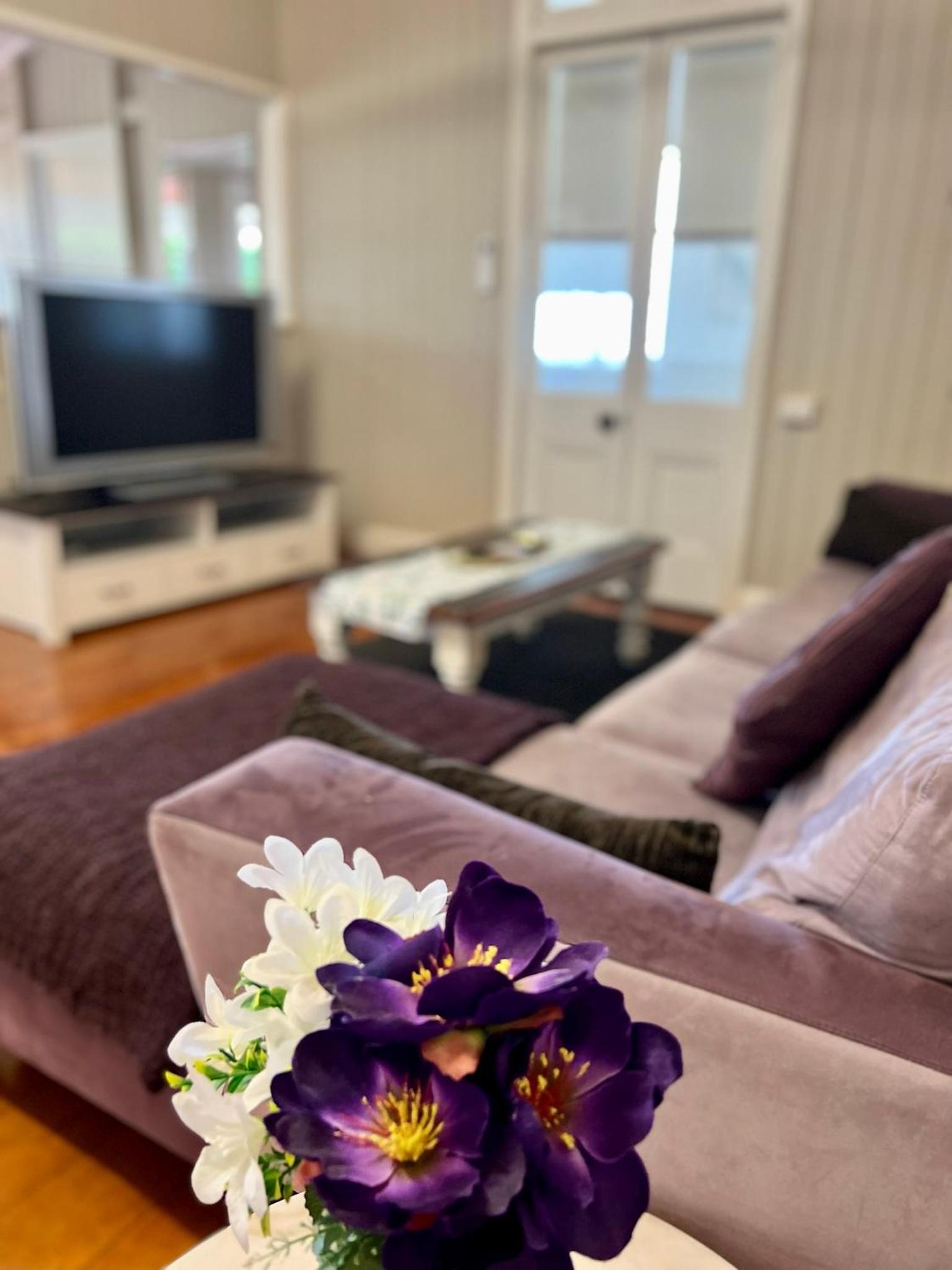 Childers Charmer with Aircon, WIFI & modern luxuries