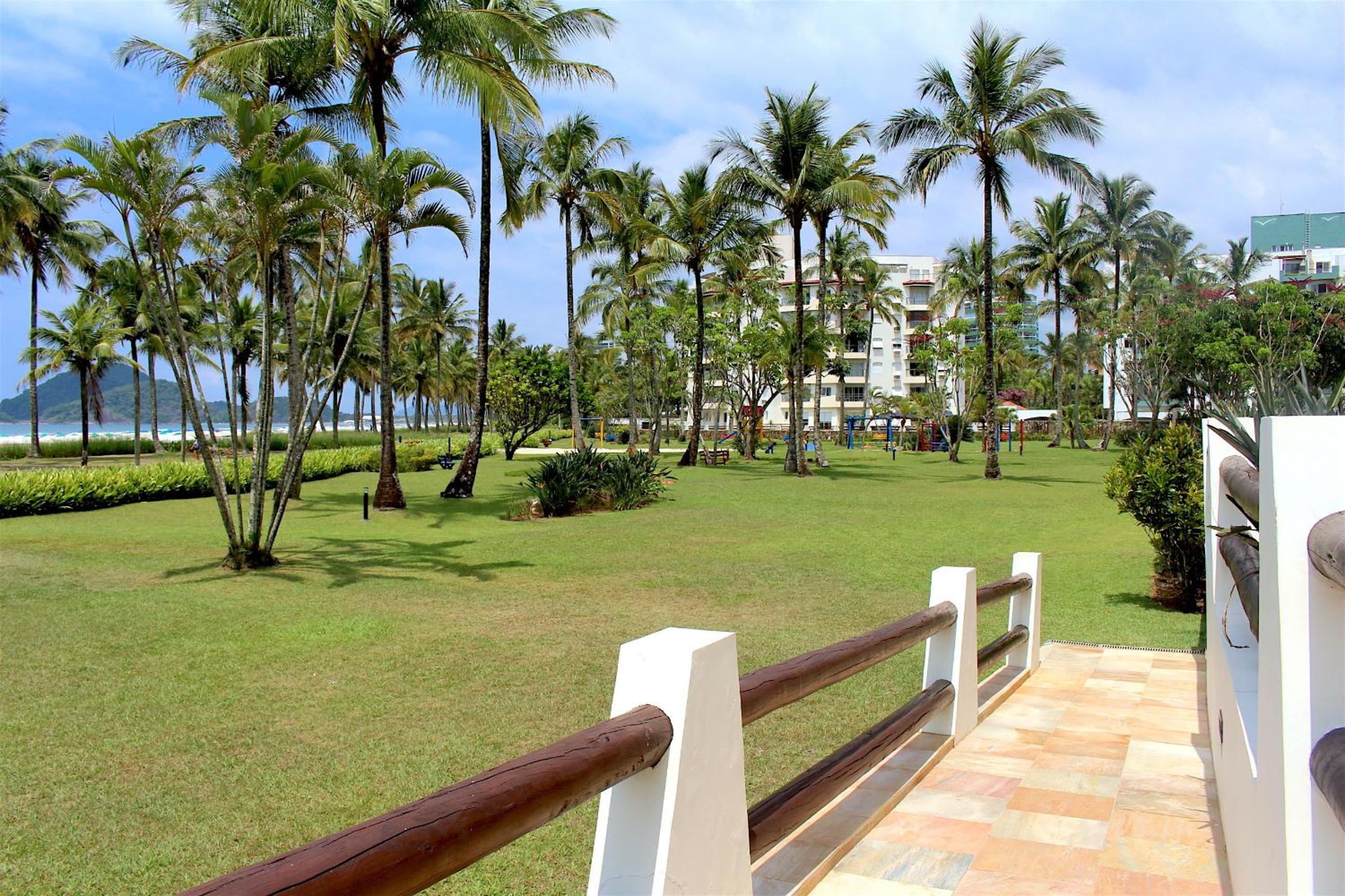 Apto pé na areia com linda vista do mar