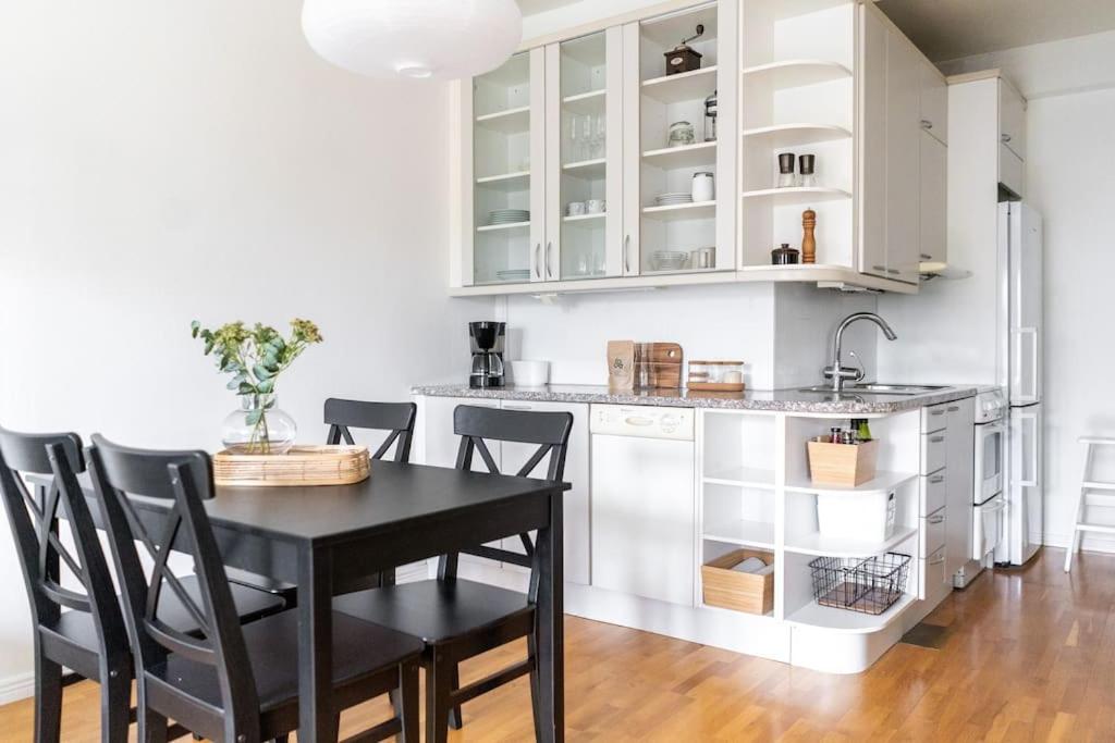 1br apartment with patio in Lauttasaari view 5