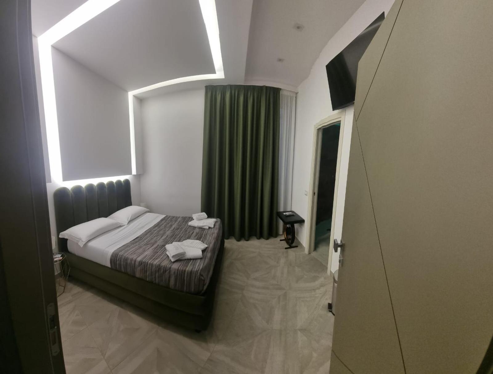 Twin Towers Naples Luxury