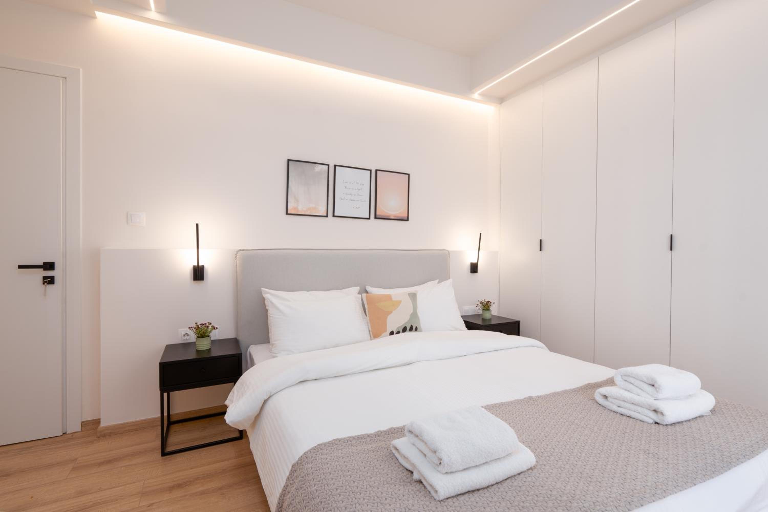 IO SUITES