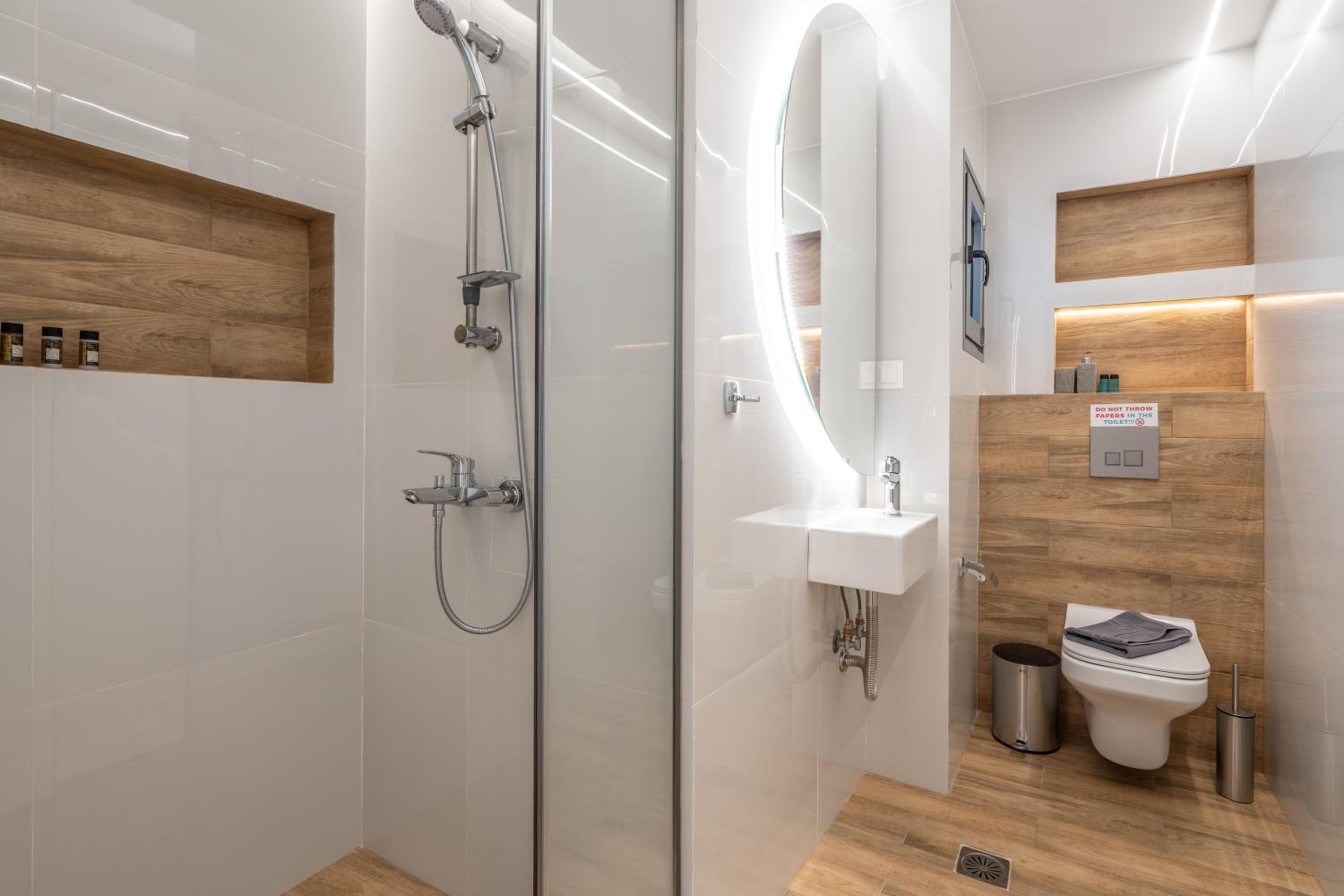 IO SUITES