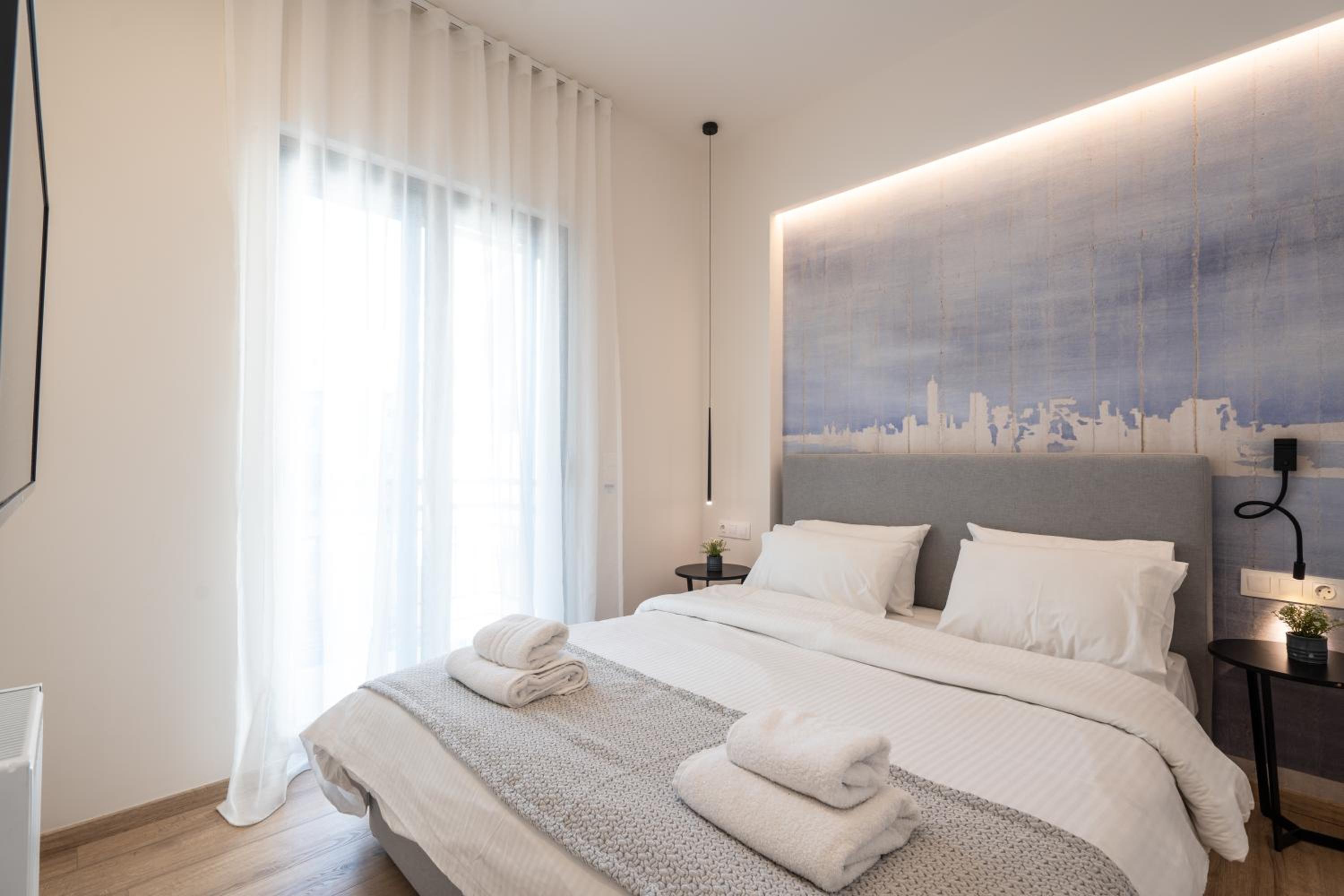 IO SUITES