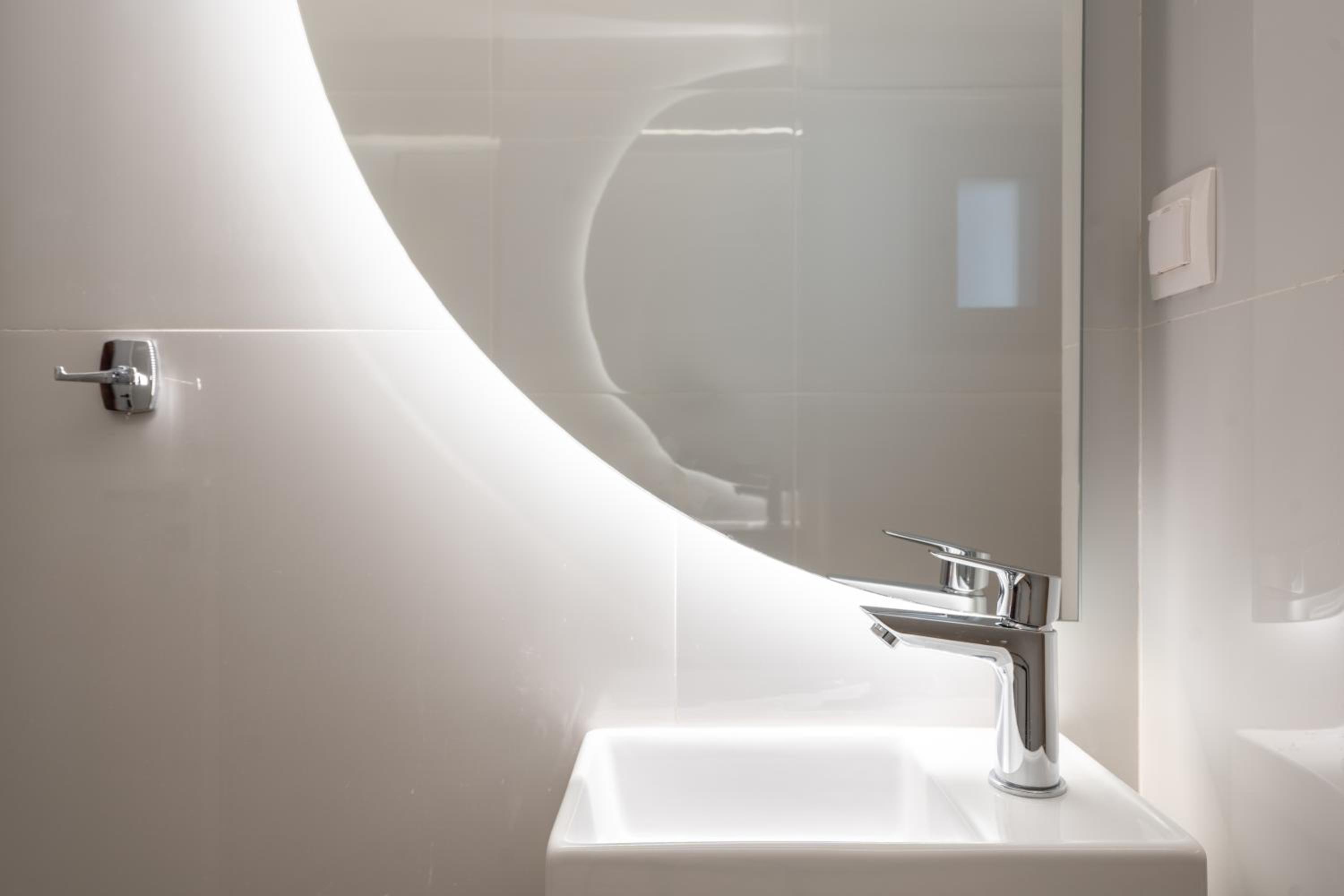 IO SUITES