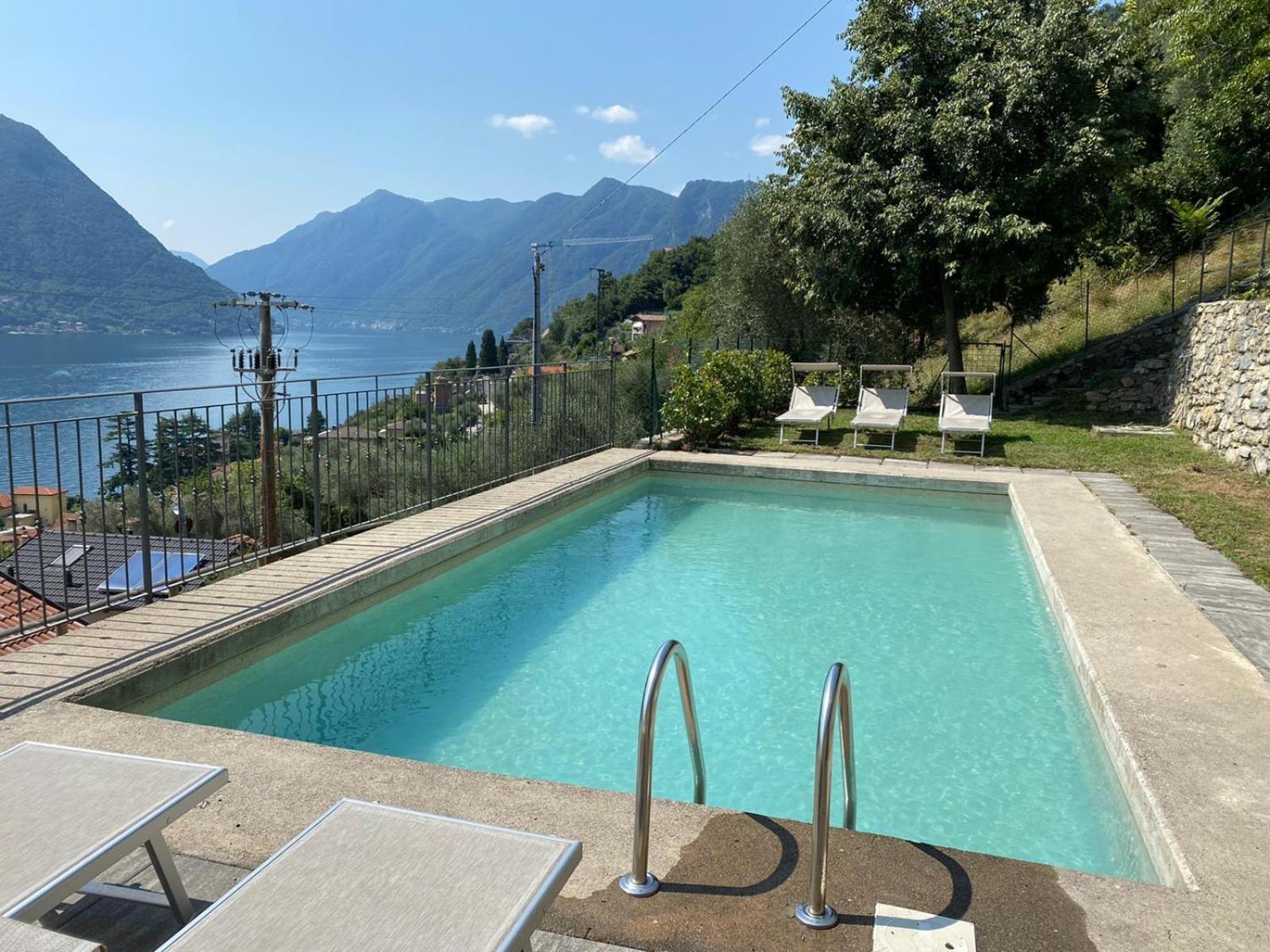 SALA COMACINA APARTMENT NO 1-SLEEPS 10 by Italian Apartments