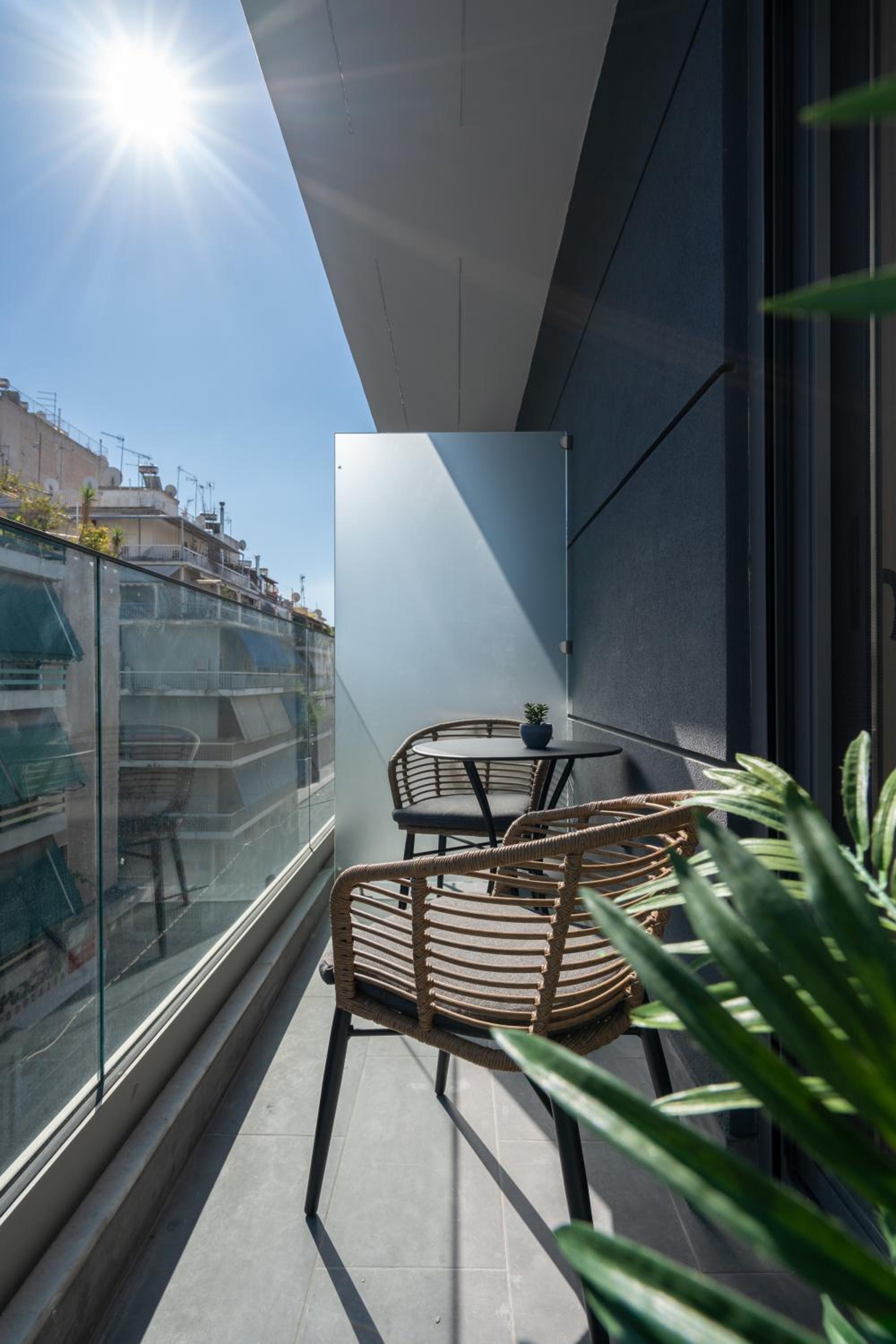 IO SUITES