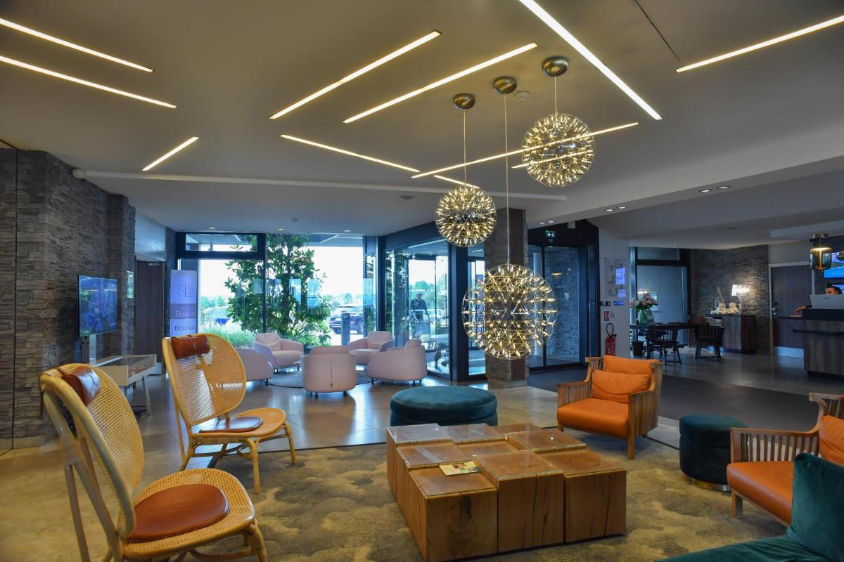 hotel reception