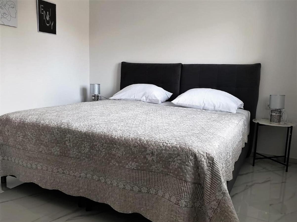 PREMIUM Apartments ADORE view 5