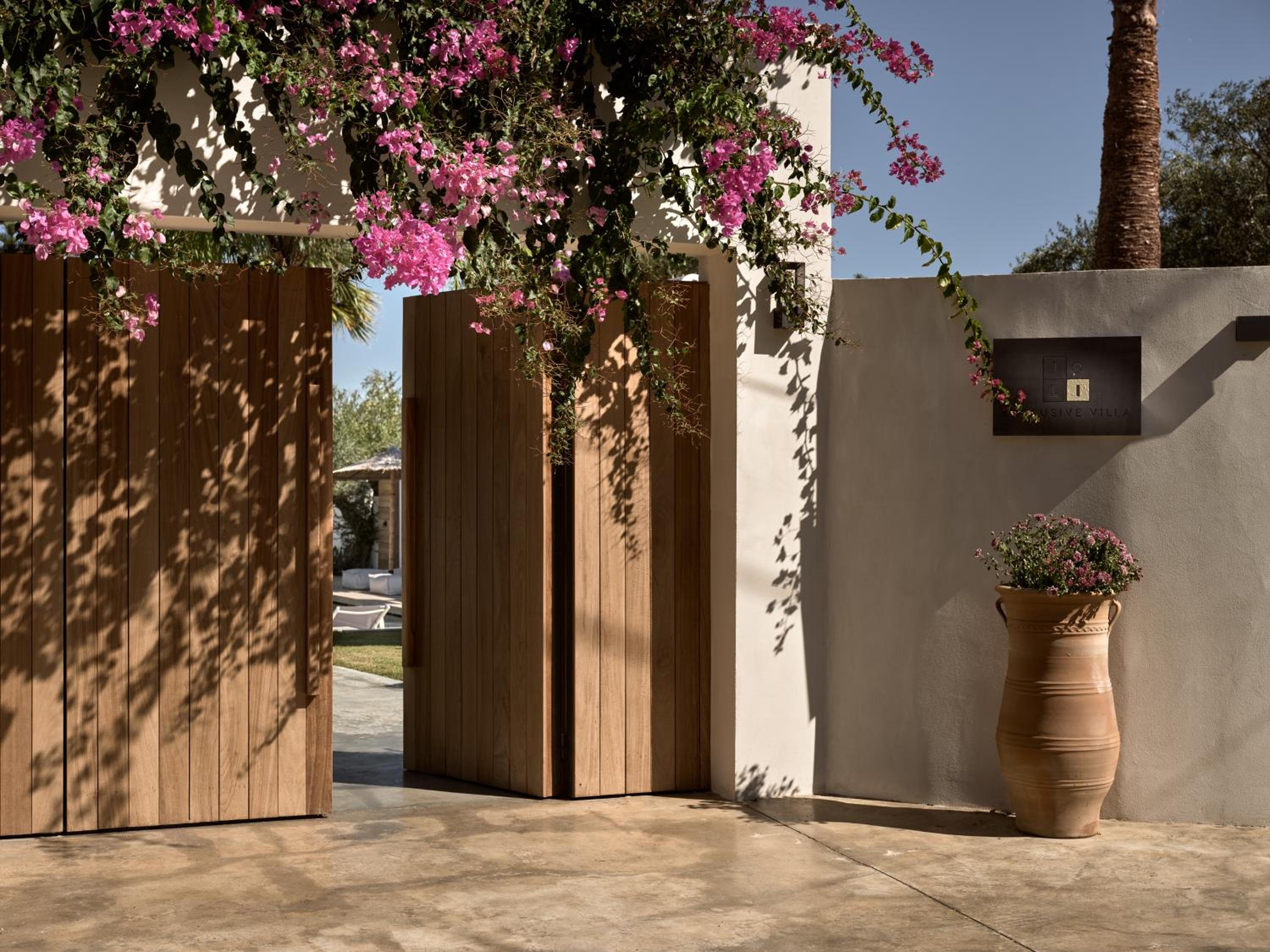 Ioli Exclusive Villa, a Glorious Family Retreat, By ThinkVilla view 5