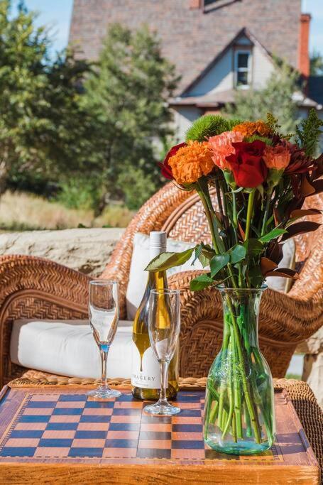 Maple House Large Vacation Home, Sleeps 7 Pet Friendly Great Location view 4