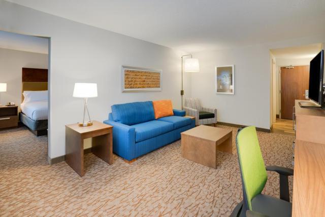Holiday Inn Express & Suites Ft. Washington - Philadelphia by IHG 2