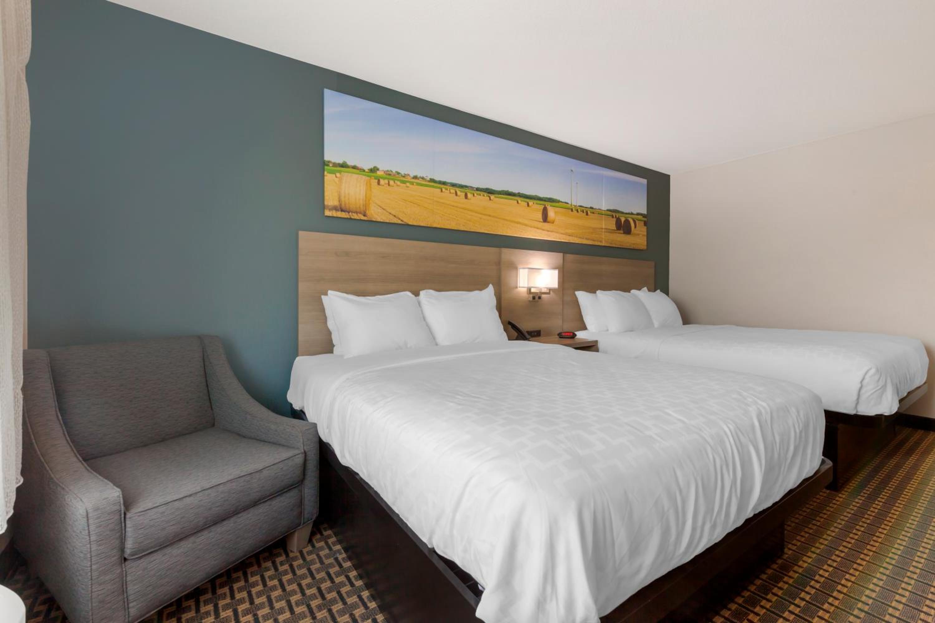 Tomah Vacations - Clarion Pointe Tomah - Property Image 5