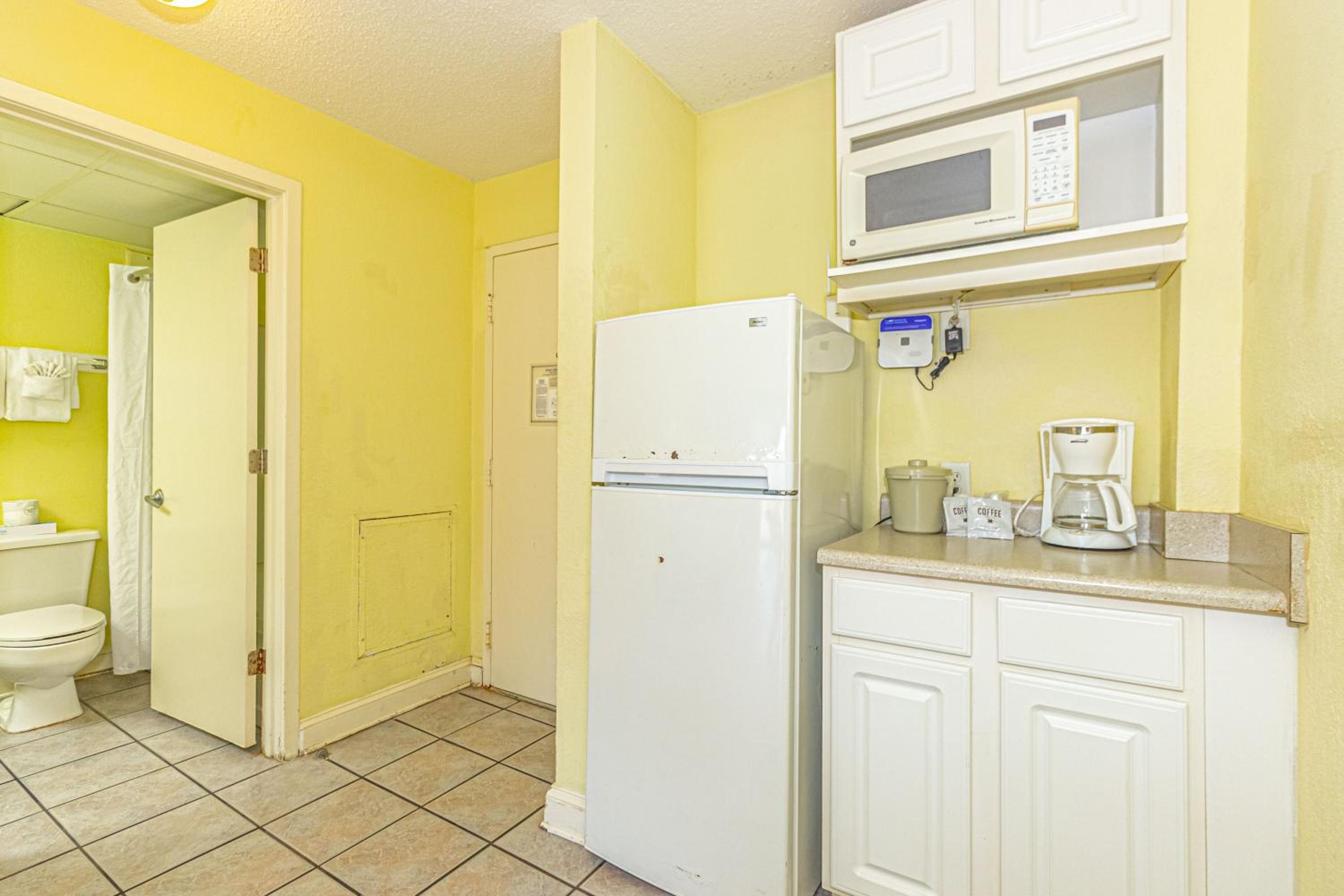 Oversized Ocean View Condo Perfect for 2-4 Guests Sea Mist 50713 view 3
