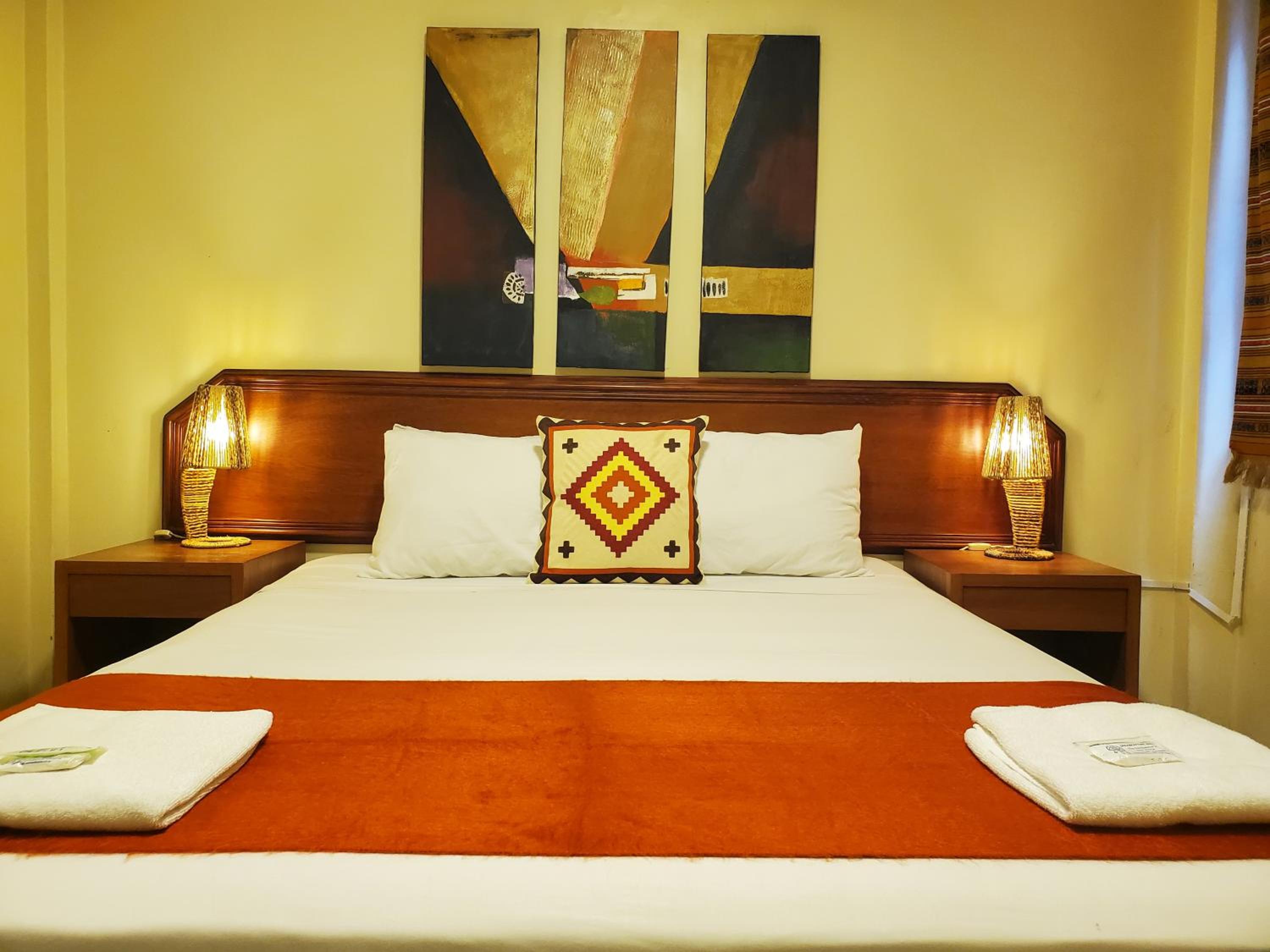 Dreamkapture Hostel close to the airport and bus terminal