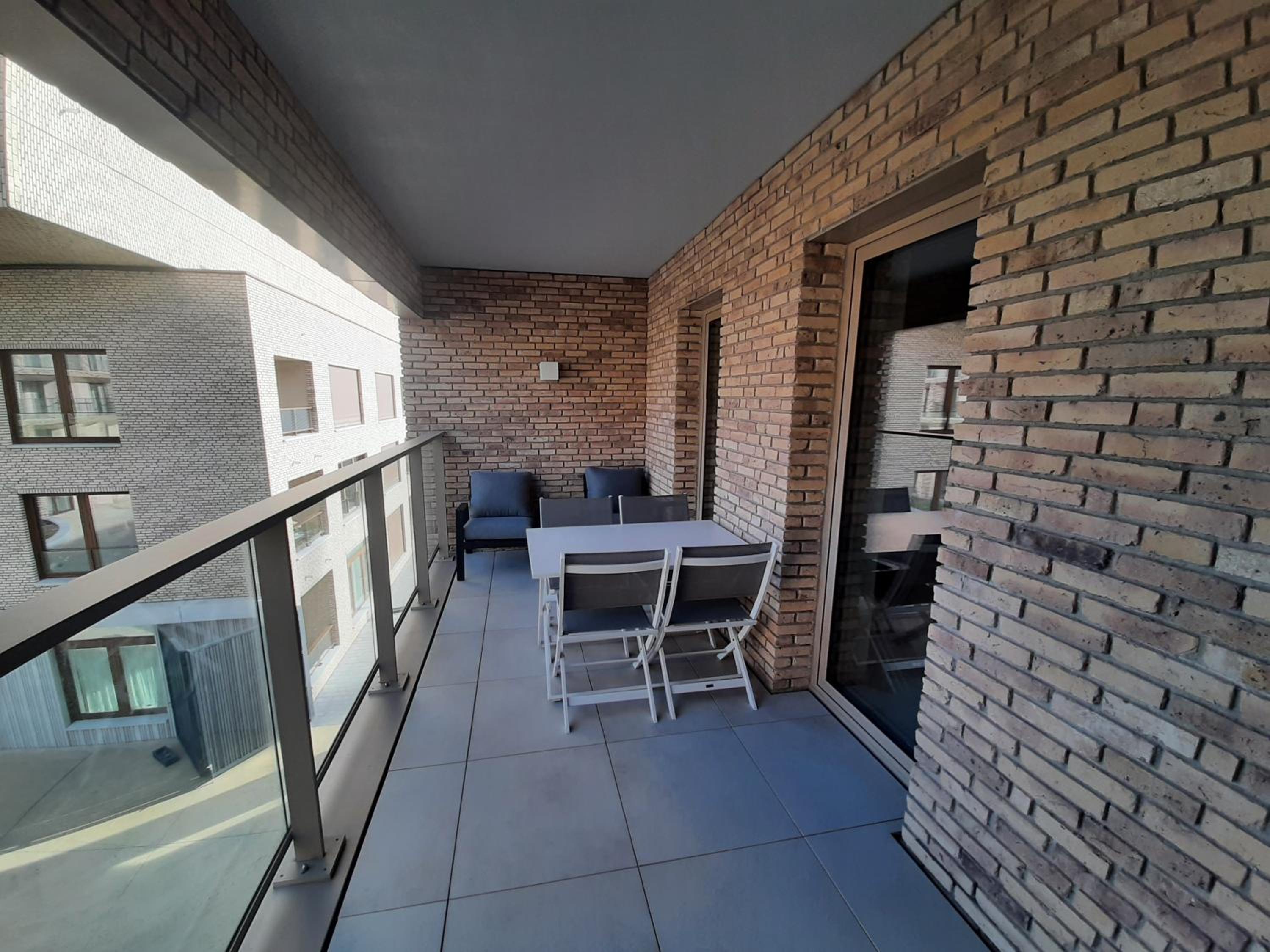 Bartine - modern and spacious flat near the sea, free parking space