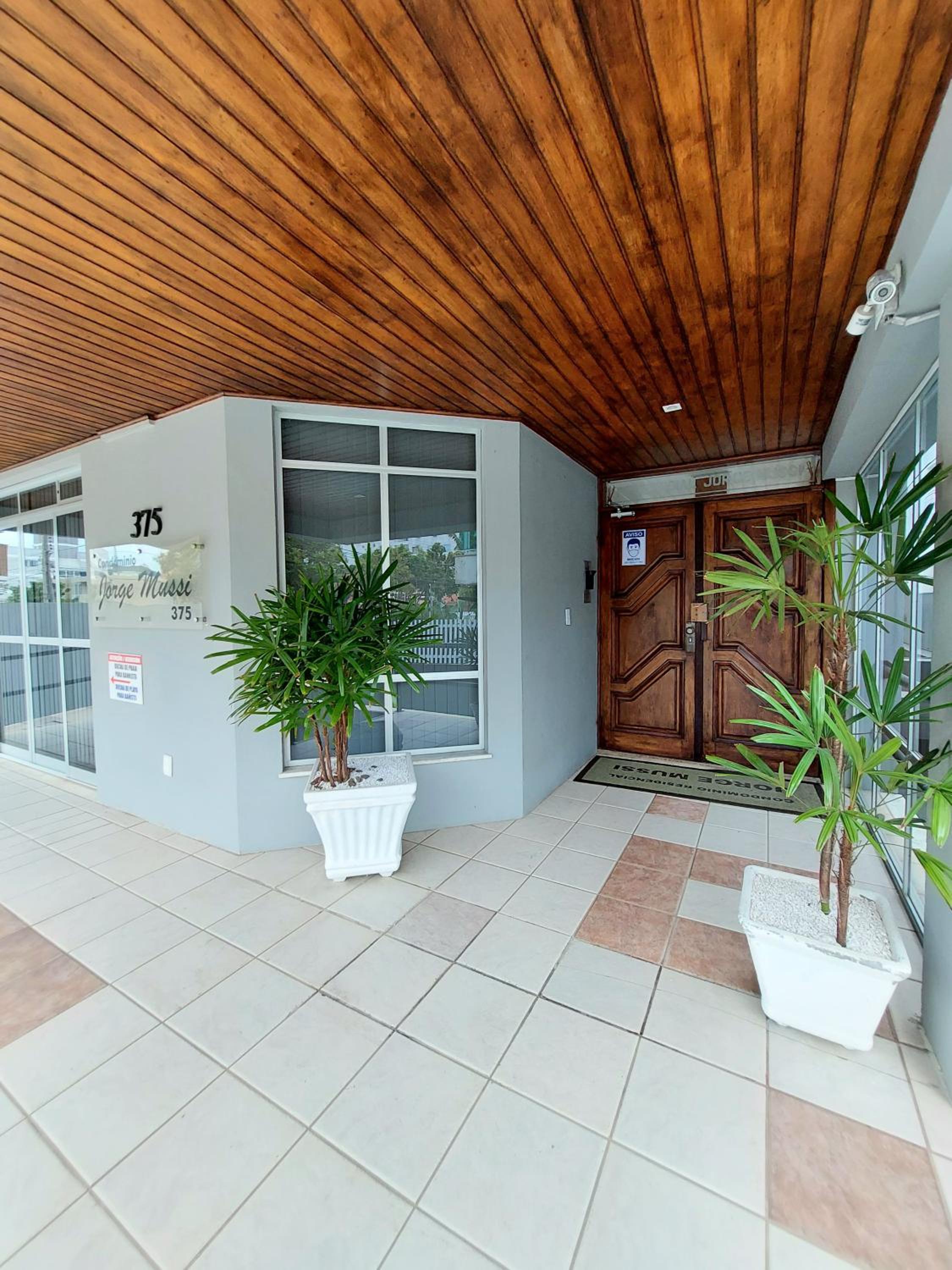 Excelente Apartamento a 1 quadra e meia do mar