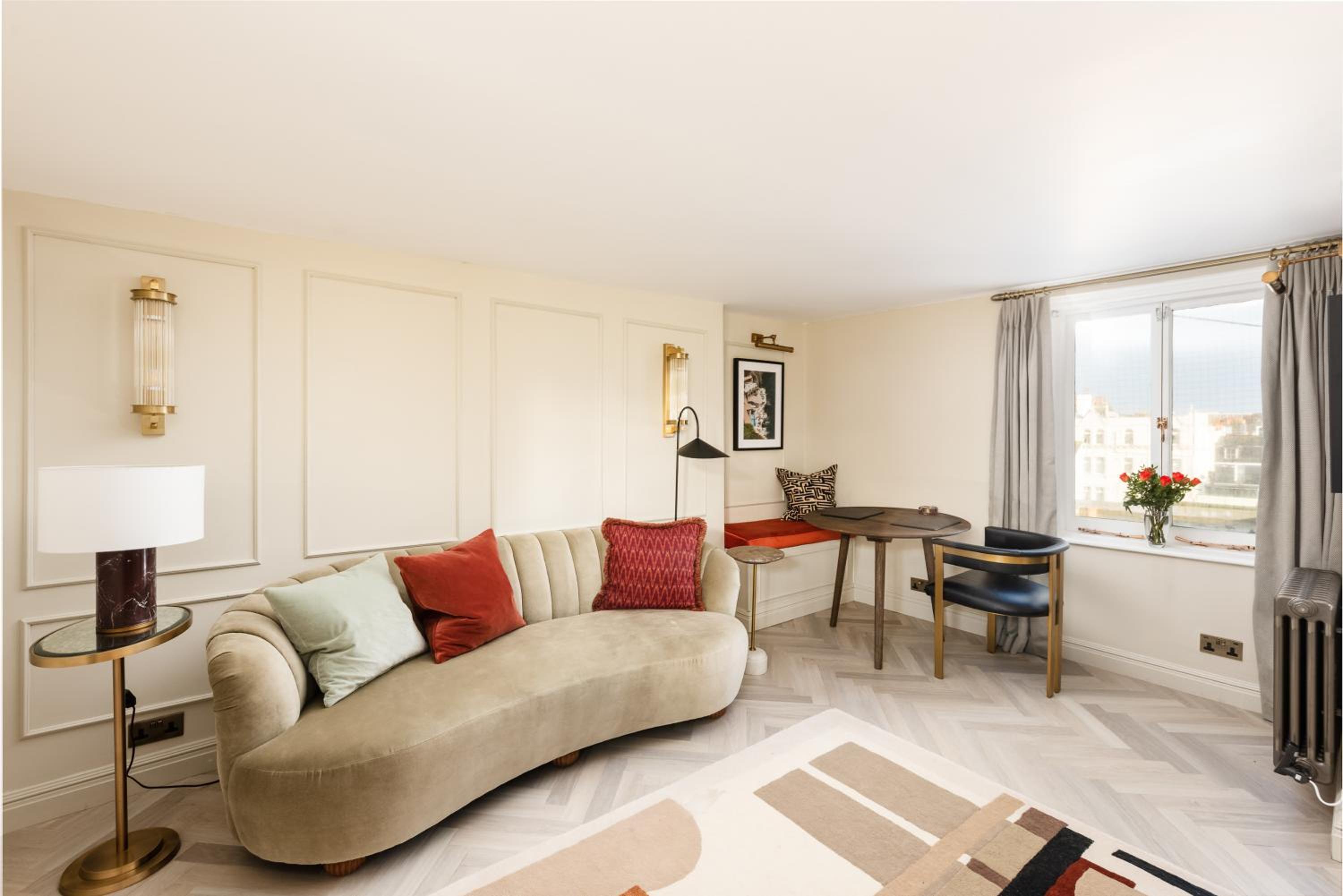 Sky View Double Bed Apartment in Brighton and Hove by MyHolidayLet view 2