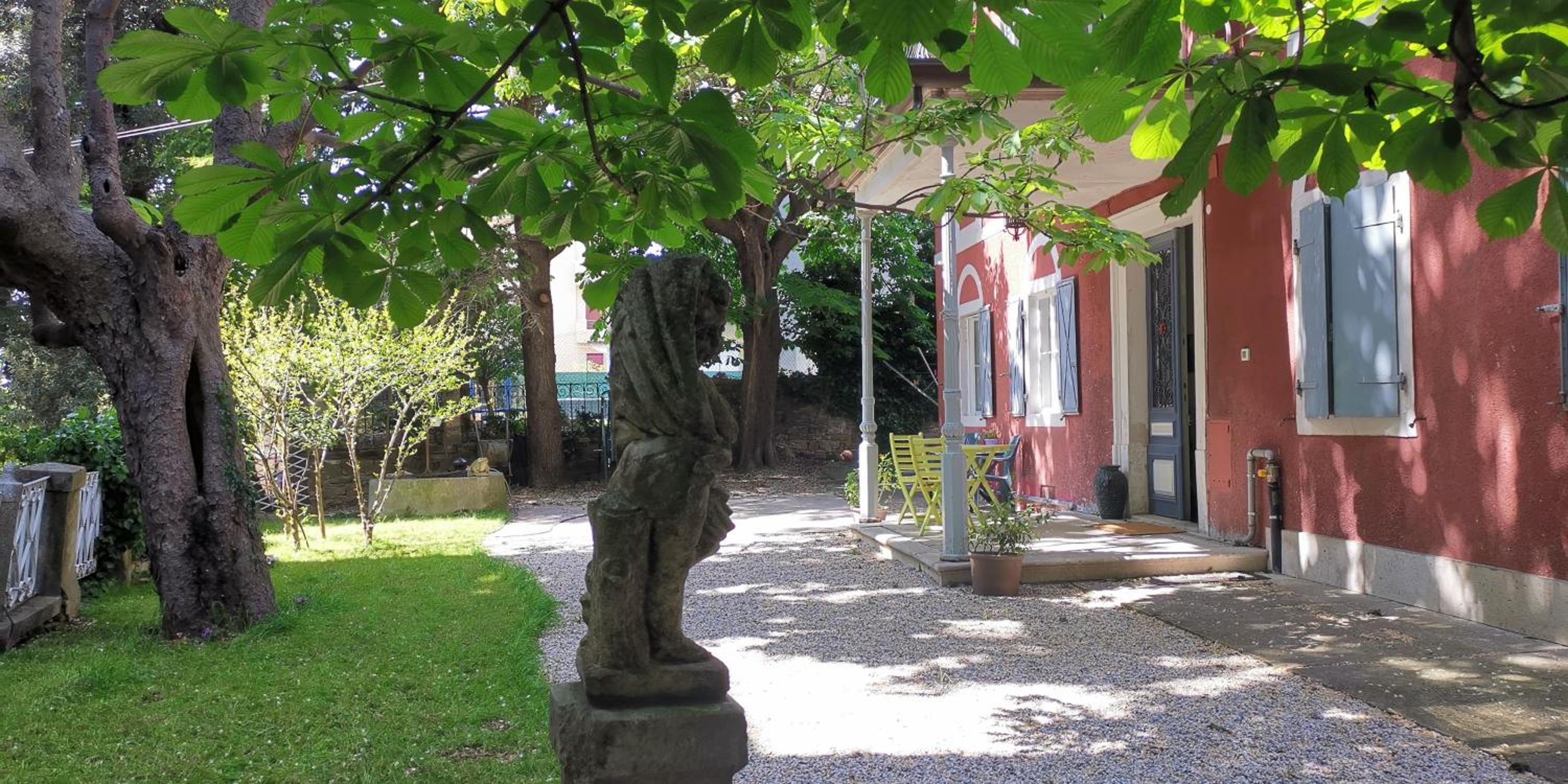 Charming apartment in a 19th century villa view 4