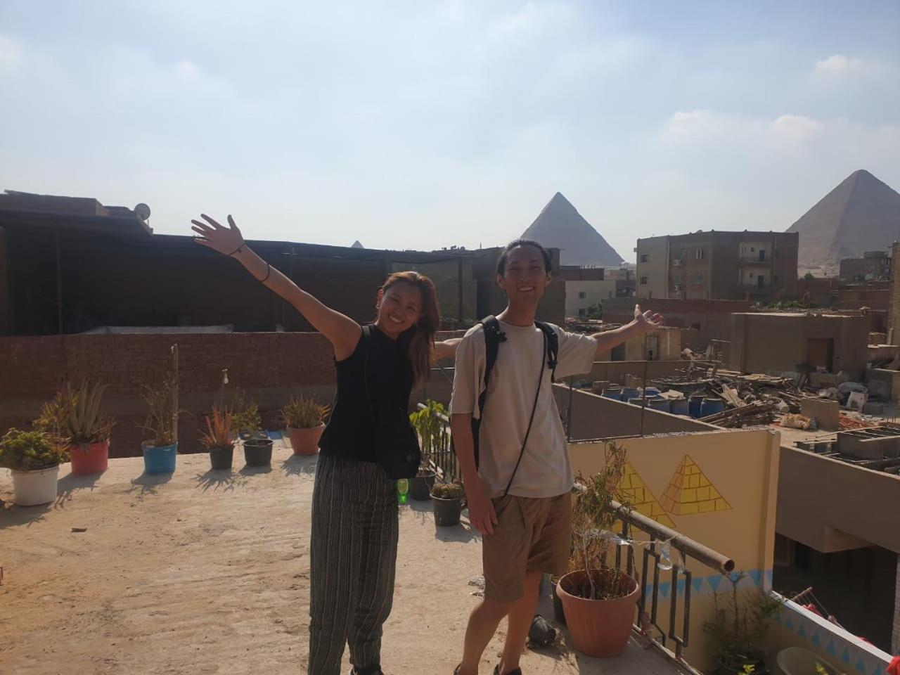 Jana Pyramids view inn