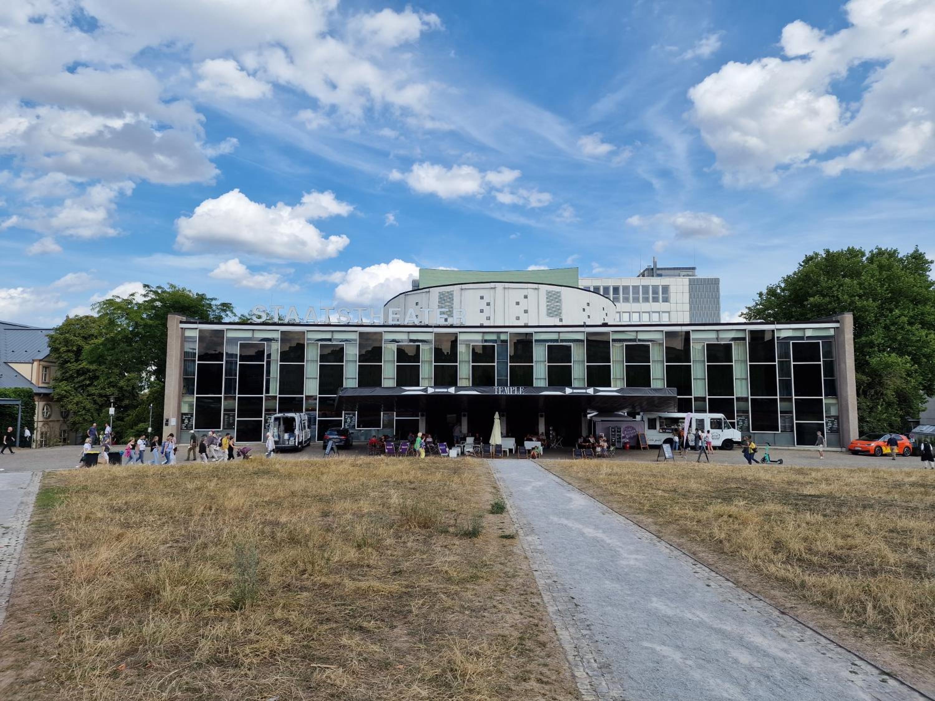 Exklusives und helles Dachgeschoss-Apartment No 1 im Zentrum von Kassel, schnelles 1Gbit Internet, Geschirrspüler, Boxspringbetten