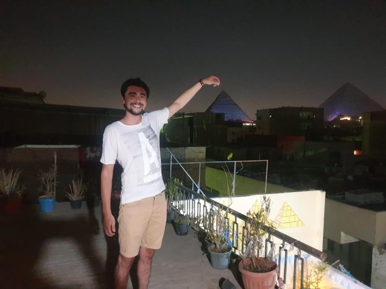 Jana Pyramids view inn