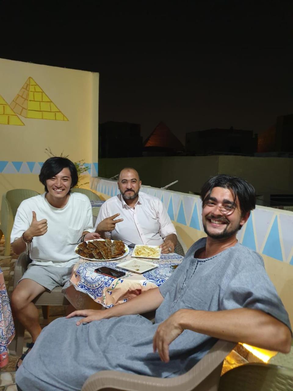 Jana Pyramids view inn