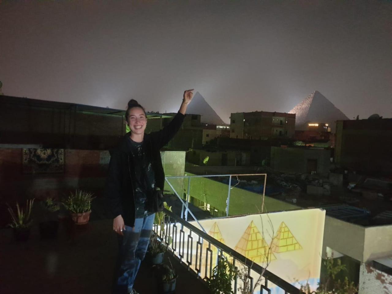 Jana Pyramids view inn