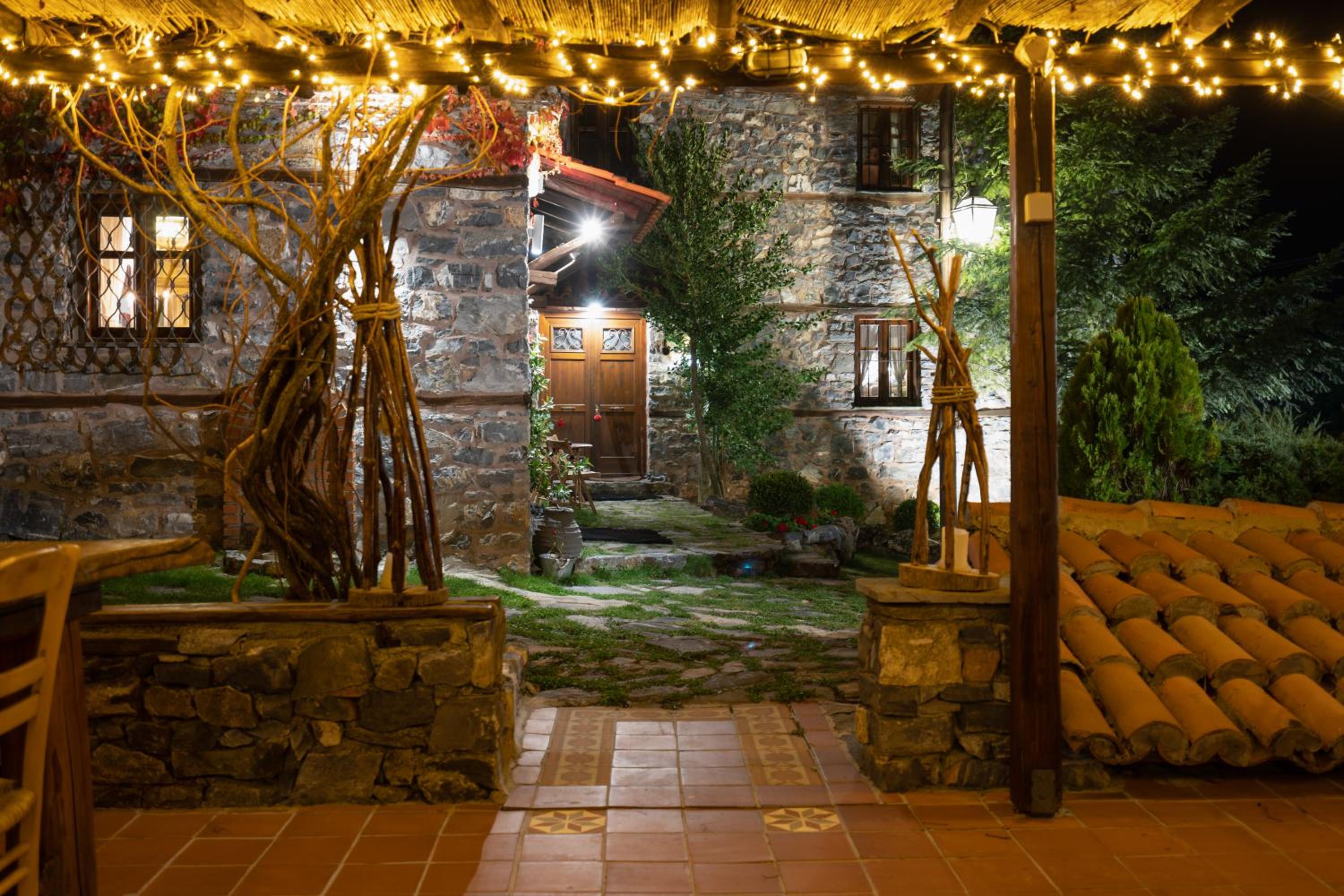 4 Seasons Premium Chalet & Massage Treatments view 4