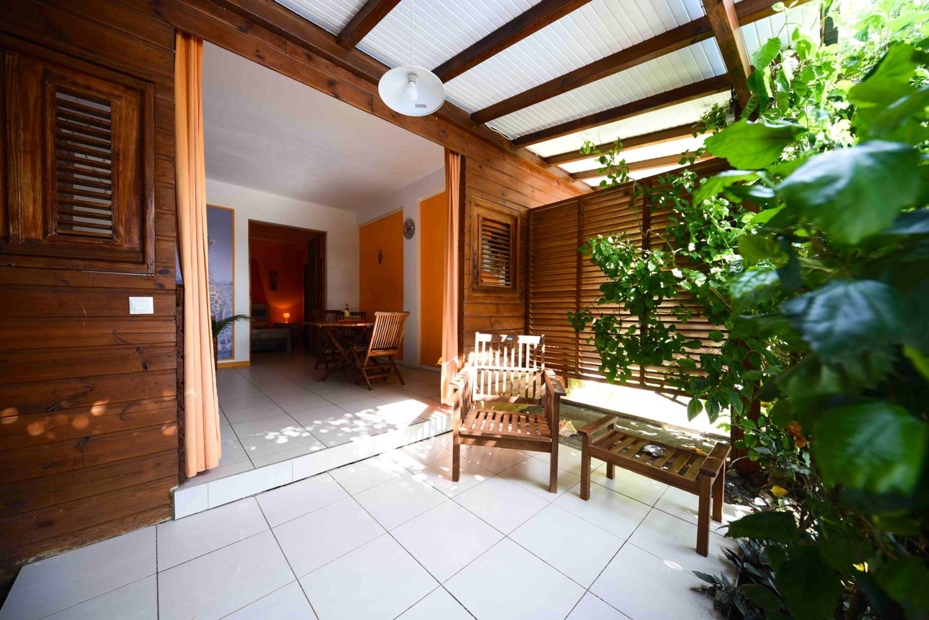 Appartement charmant à Pointe-Noire, vue mer, 51 m², piscine