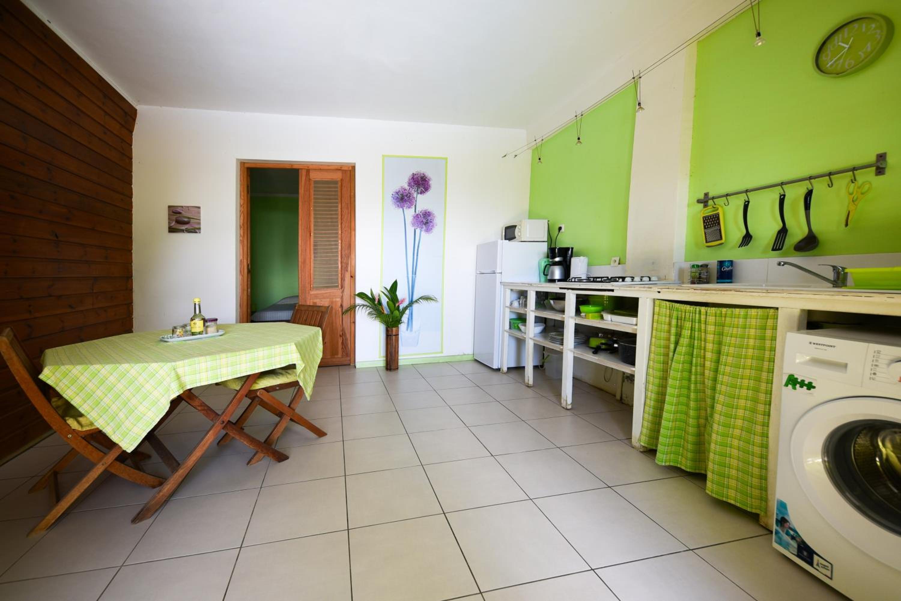 Appartement charmant à Pointe-Noire, vue mer, 51 m², piscine