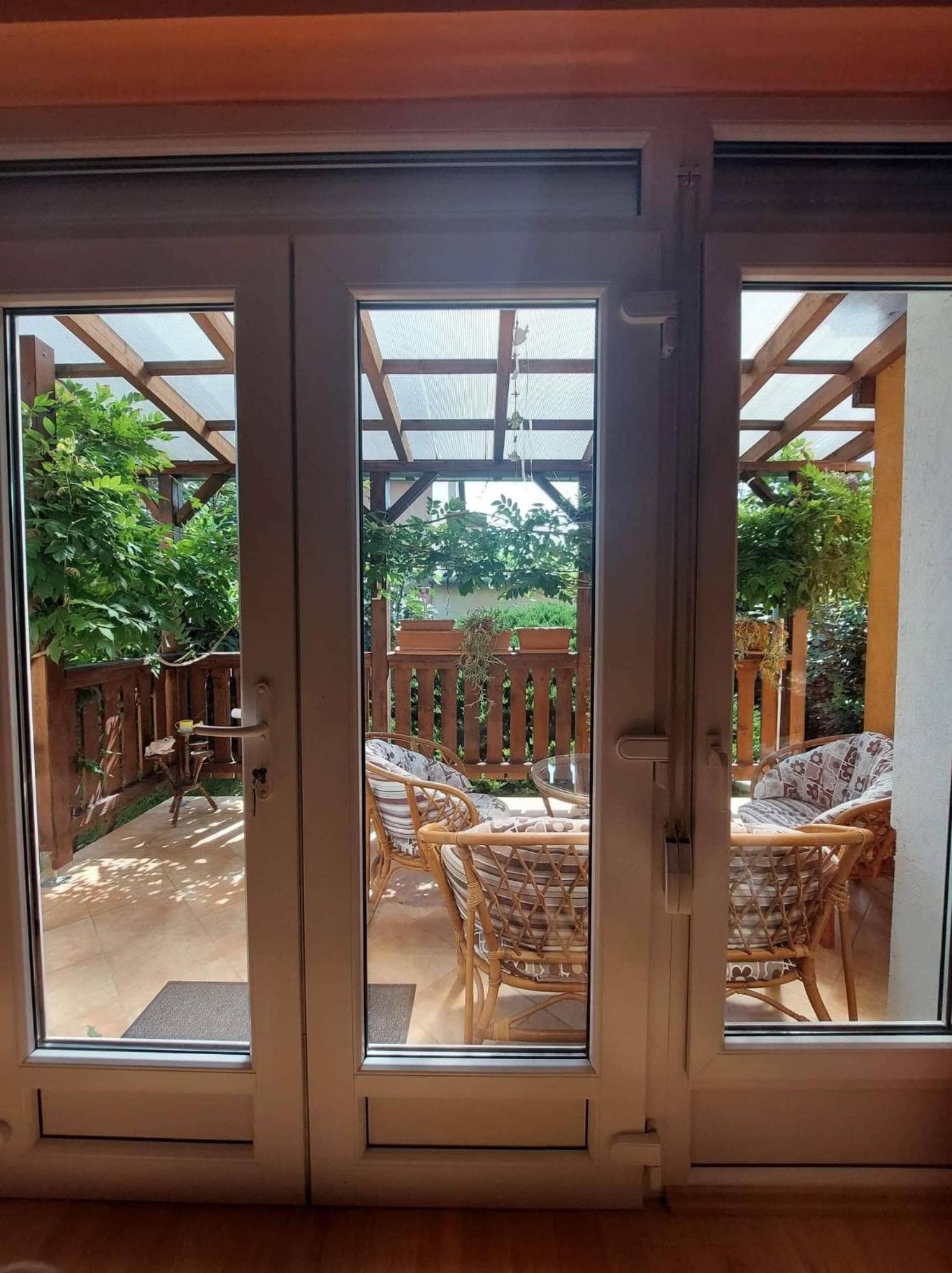 schönes Ferienhaus mit grossem Pool 4 km zum Balaton view 3
