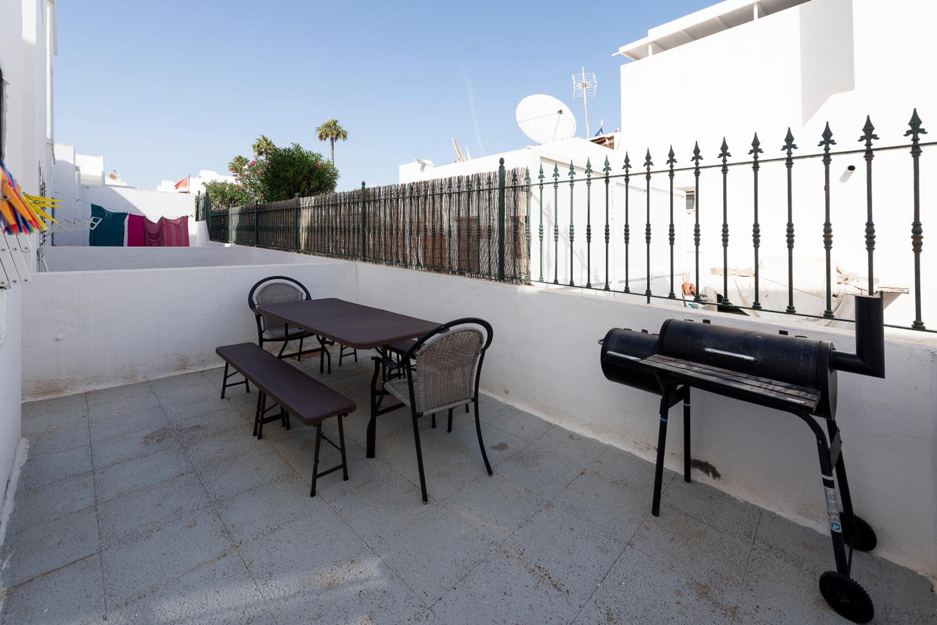 Lava Teneguia, 5 guests in 2 bedrooms view 4