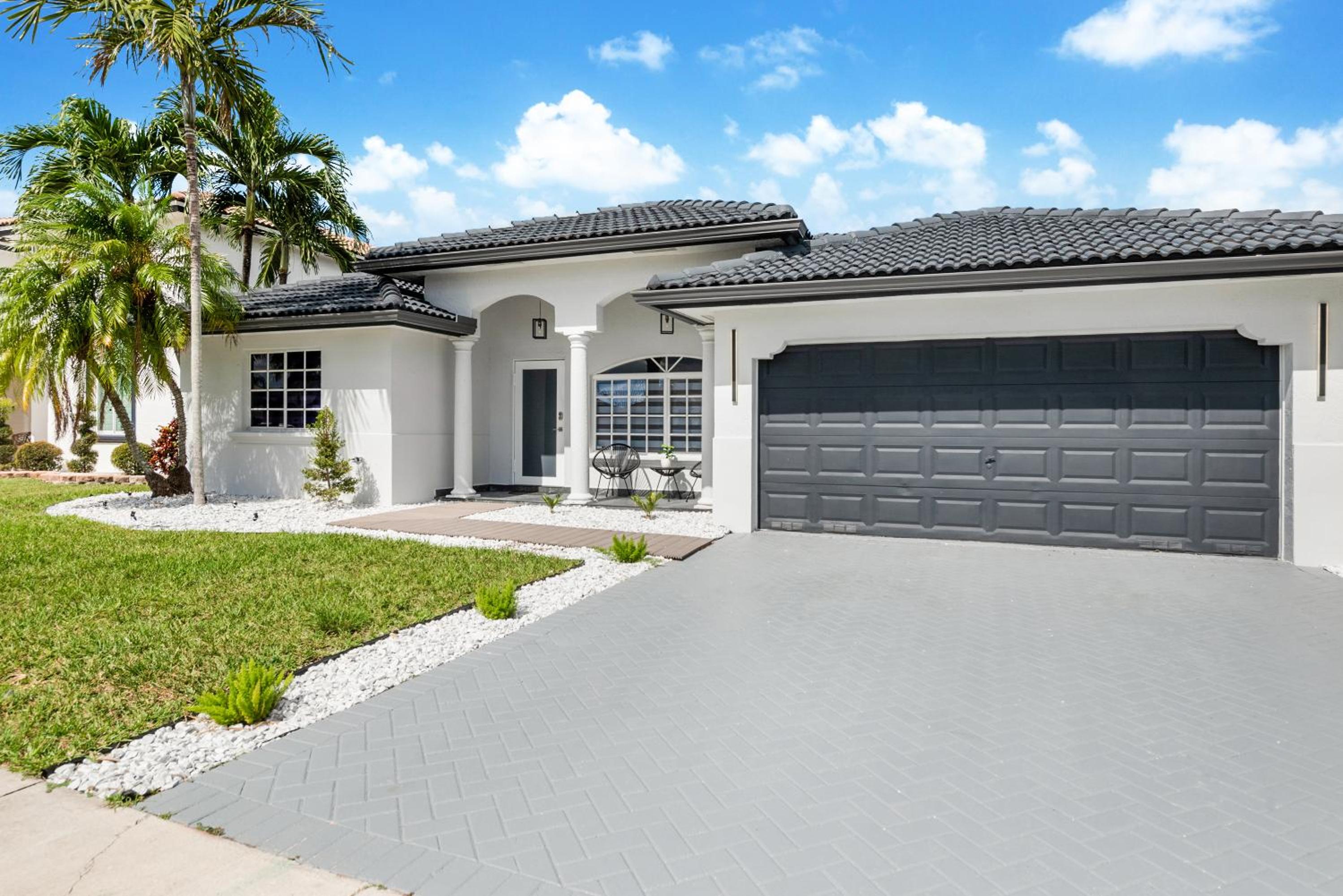 Deluxe Miami House w 5BR Mini Golf & Heated Pool L62