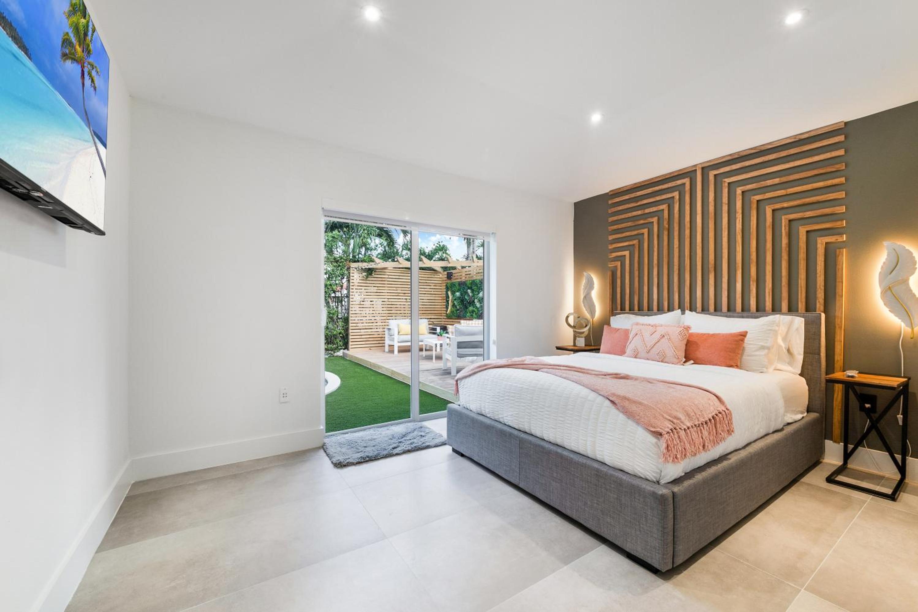 Deluxe Miami House w 5BR Mini Golf & Heated Pool L62