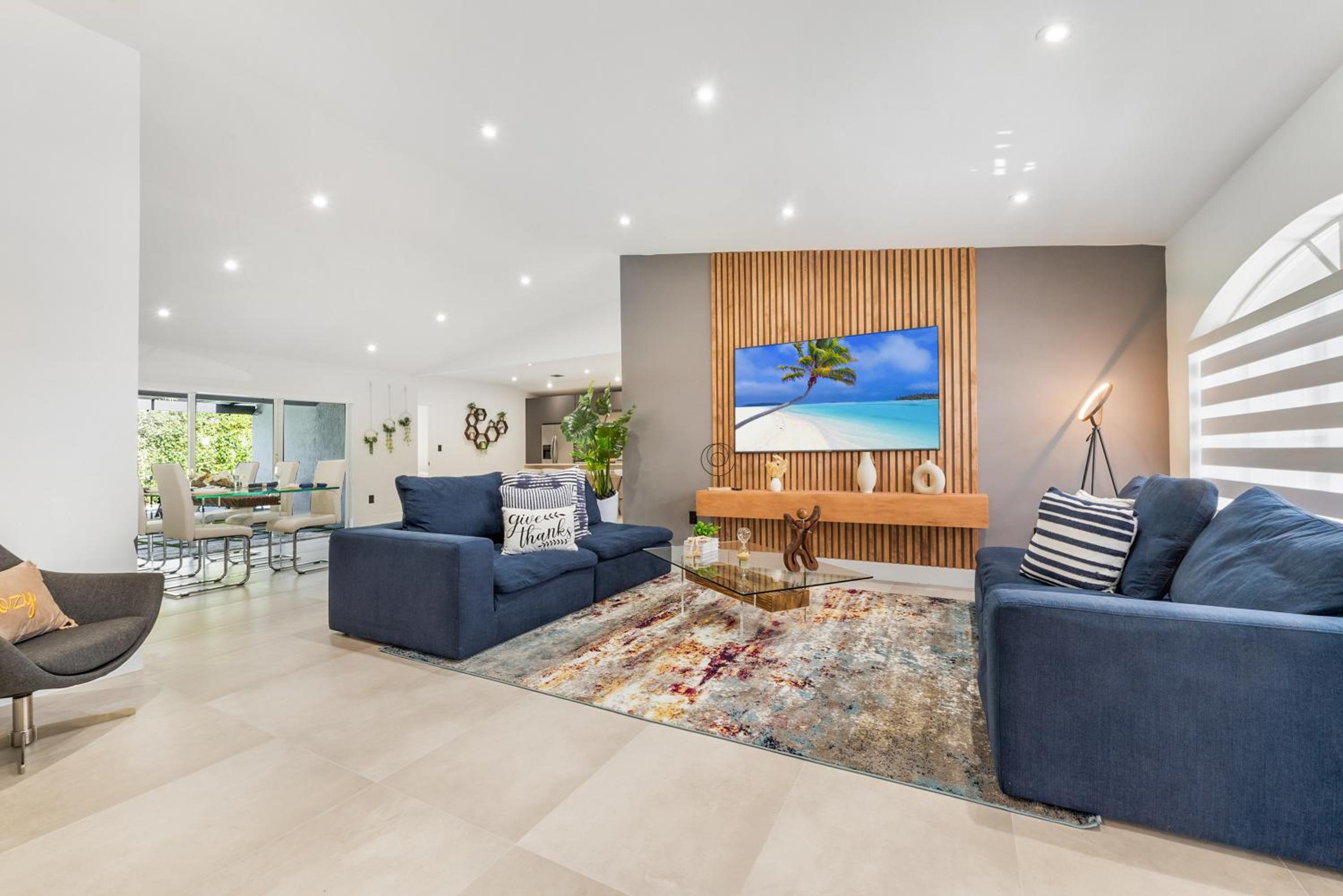Deluxe Miami House w 5BR Mini Golf & Heated Pool L62
