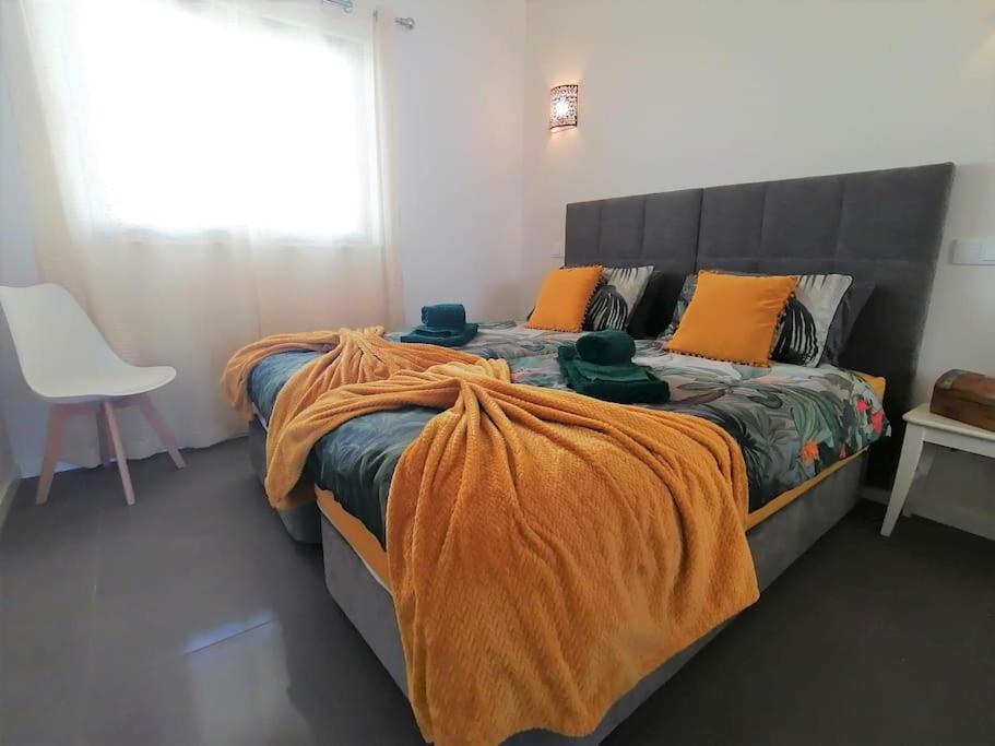 Apartment 2 bedrooms , centre of Alvor, open view and private parking view 5