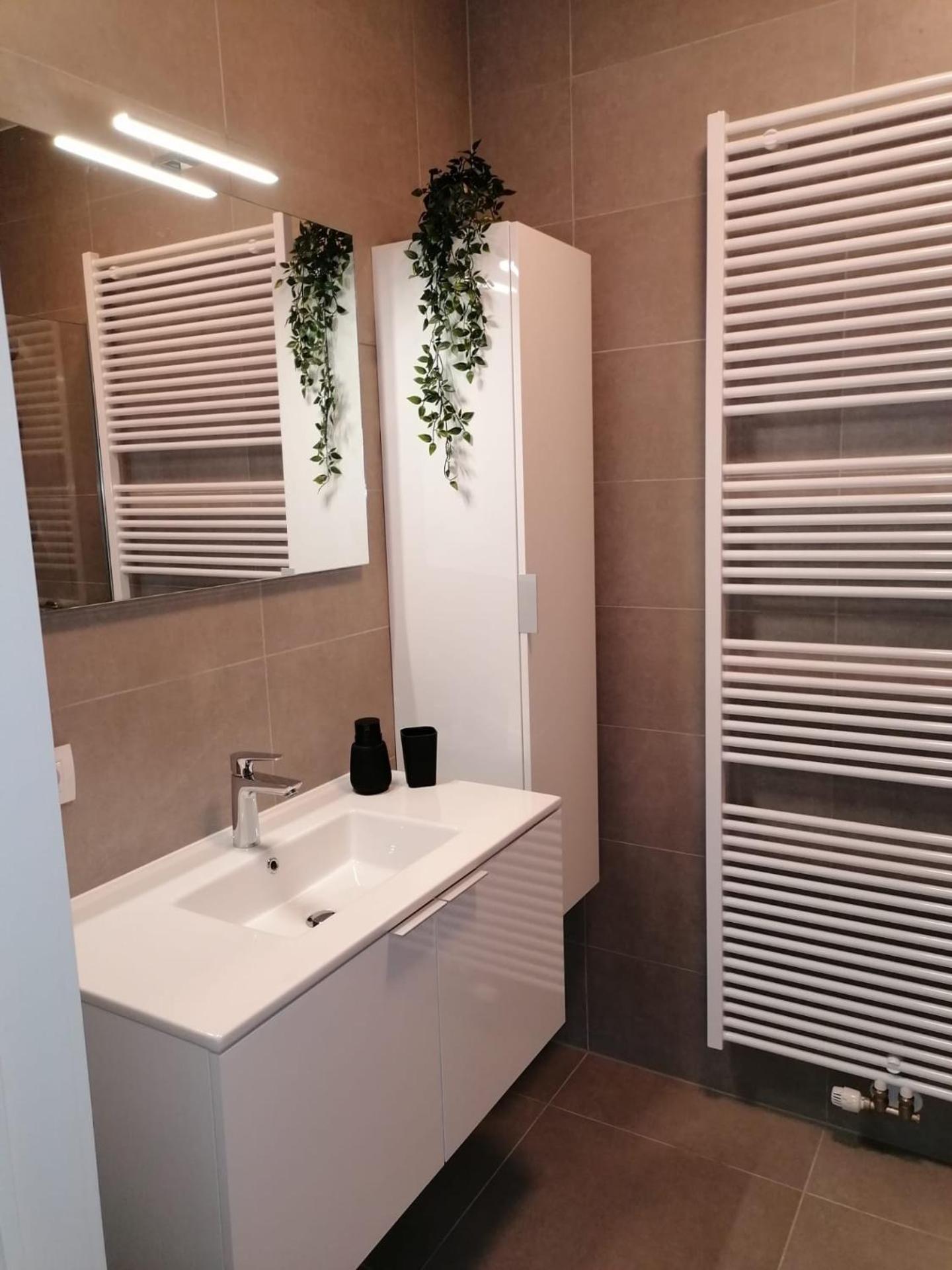 Bartine - modern and spacious flat near the sea, free parking space