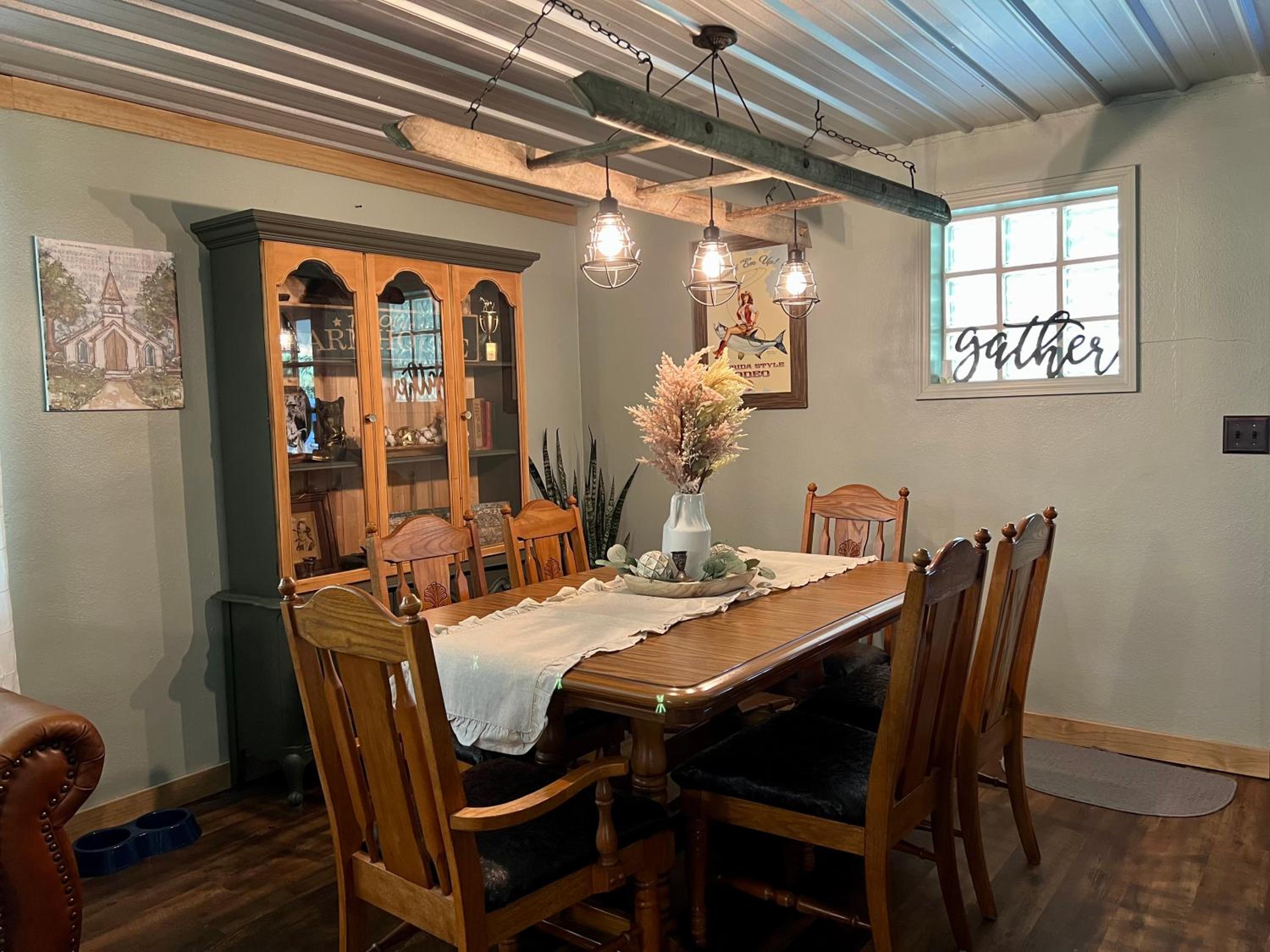 Quiet Farmhouse IN THE COUNTRY close to major theme parks view 4